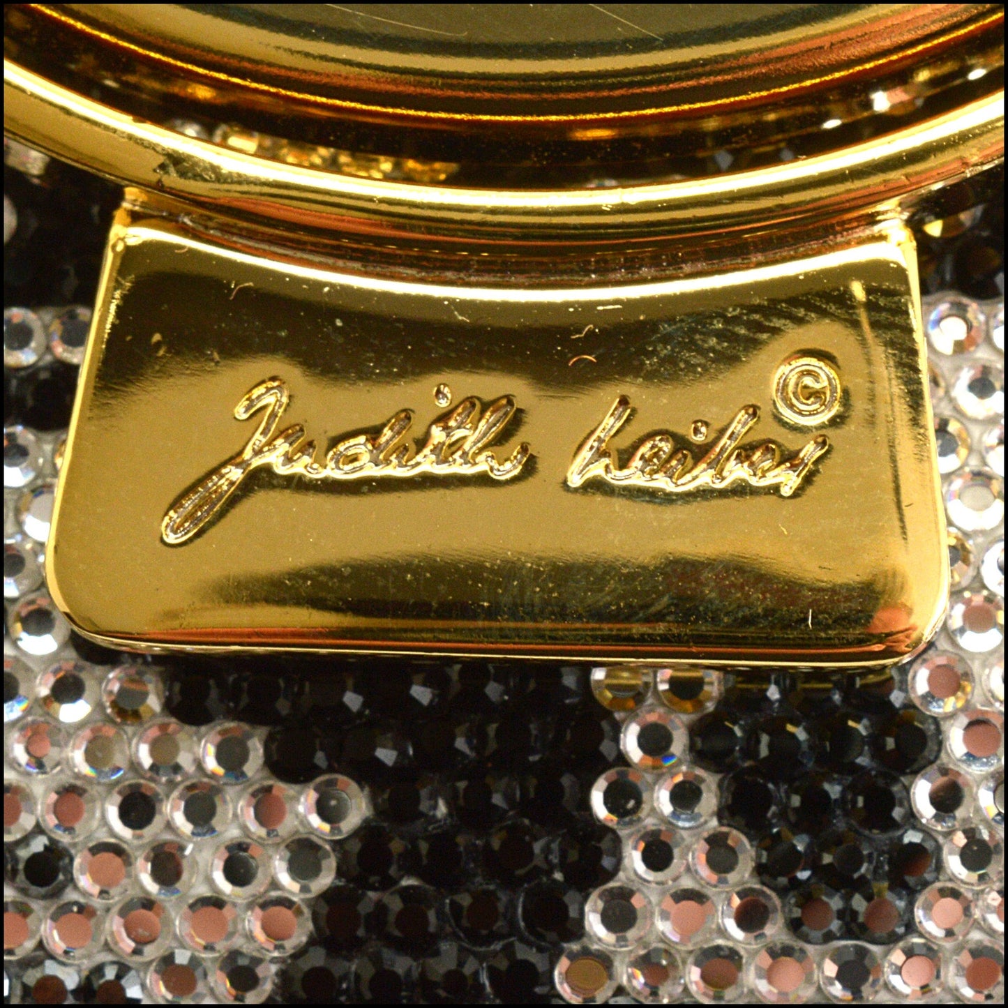 RDC15245 JUDITH LEIBER Silver Pre-9/11 NYC Skyline Minaudiere