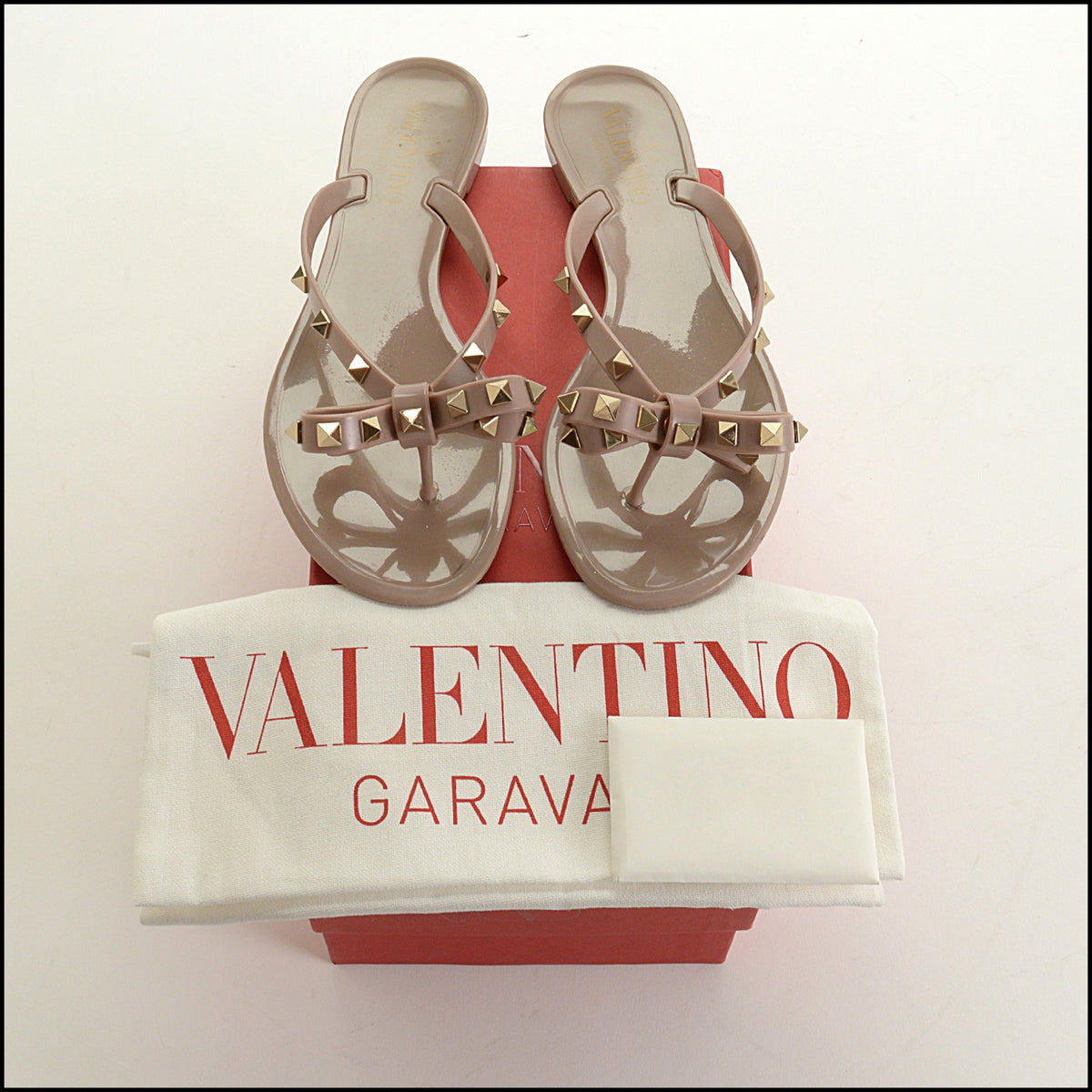 RDC15699 VALENTINO GARAVANI Poudre Rockstud Jelly Flip Flops Size 38