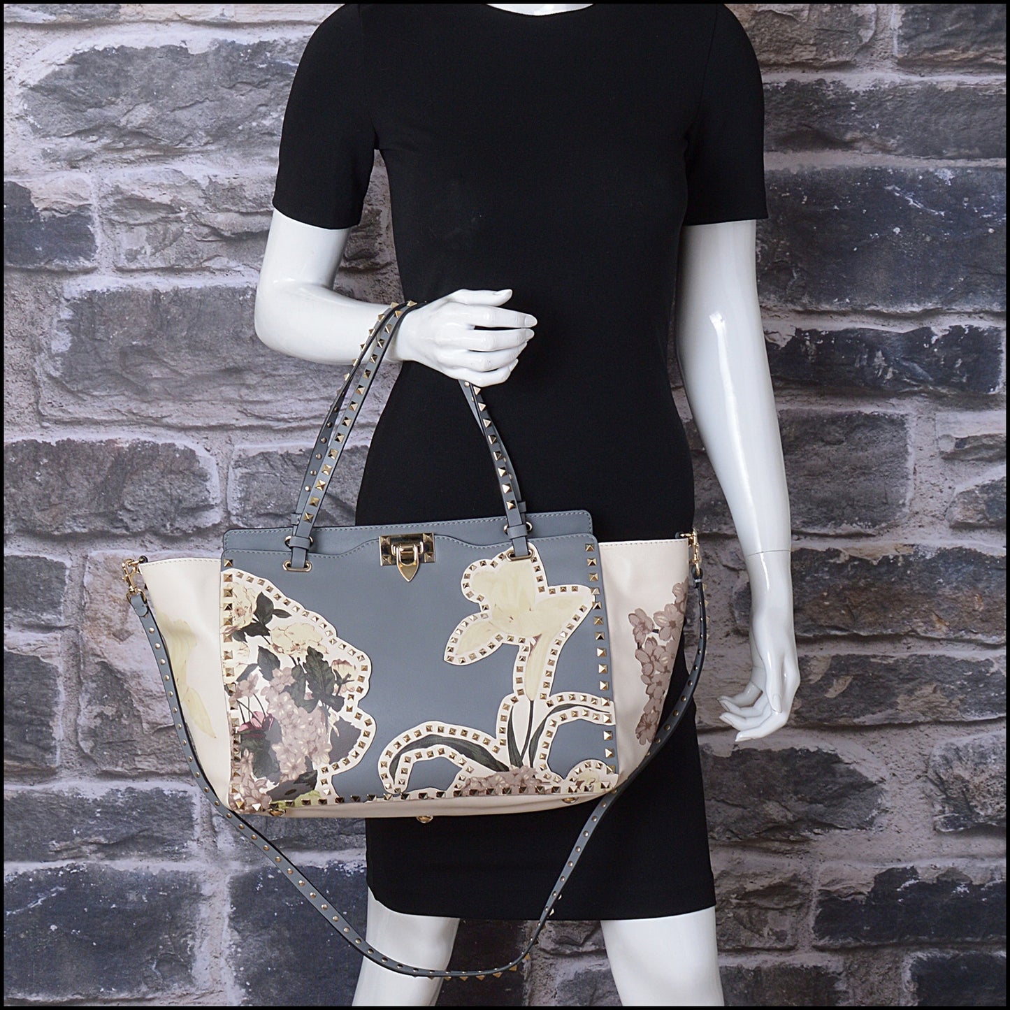 RDC14552 VALENTINO GARAVANI White & Blue Kimono Floral Rockstud Tote Bag