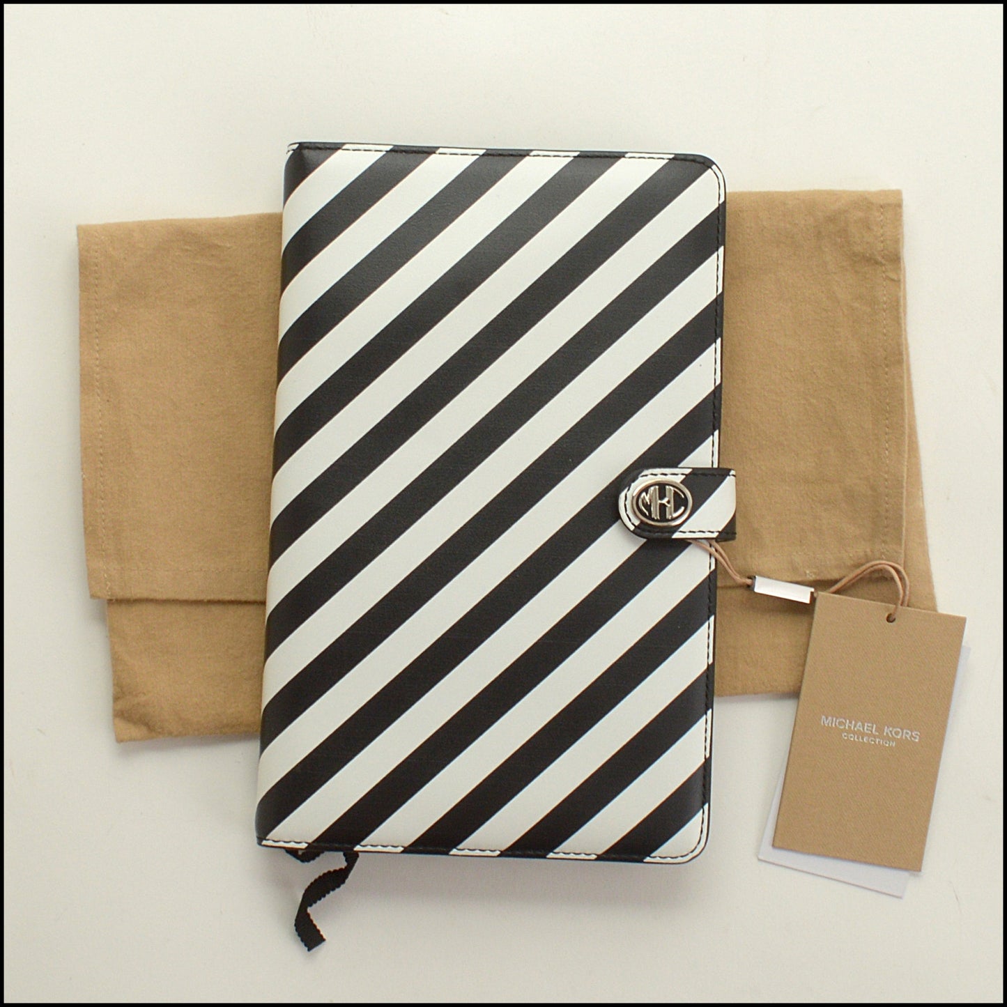 RDC15316 MICHAEL KORS Black and White Diagonal Striped Leather Notebook