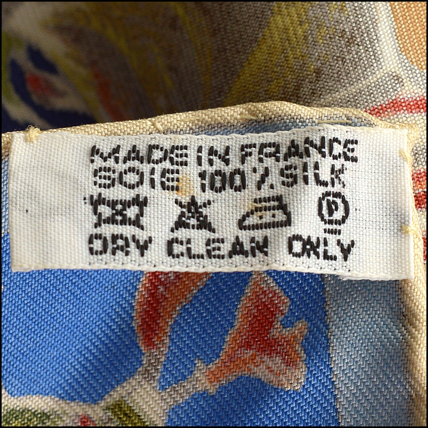 RDC15557 HERMES Blue "Mythologies Des Hommes Rouges" Kermit Oliver Silk Scarf 90 cm