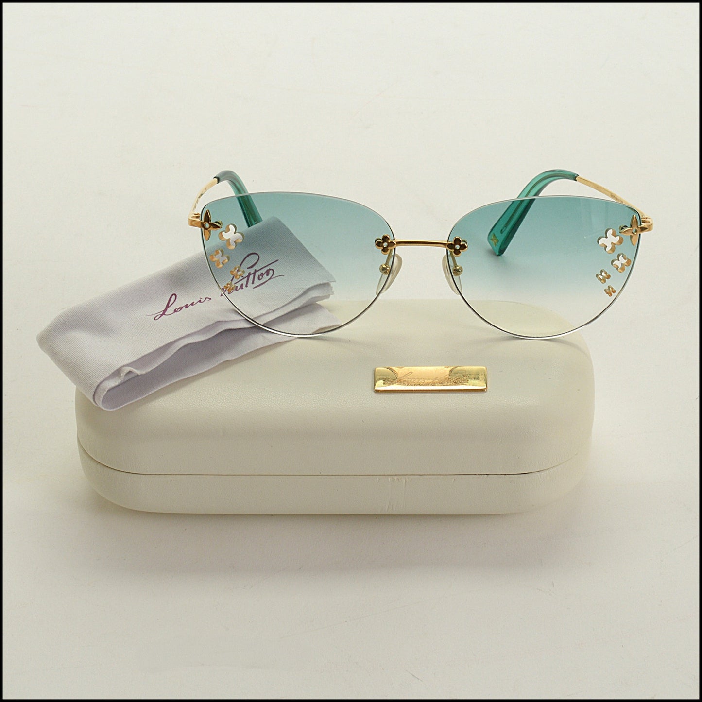 RDC15119 LOUIS VUITTON Turquoise Desmayo Rimless Cateye Sunglasses