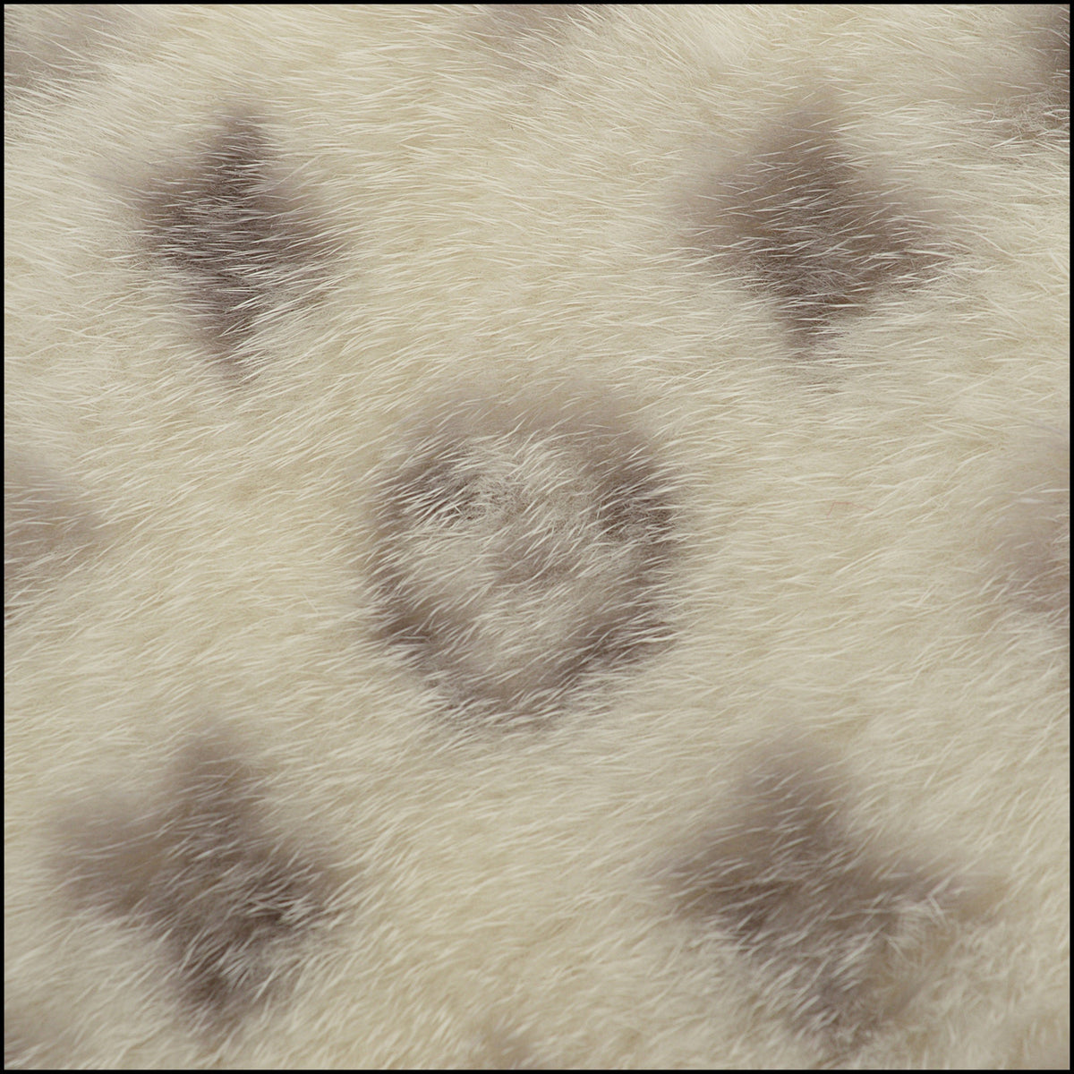 RDC15642 LOUIS VUITTON White Mink Monogram Neo Pochette Milla