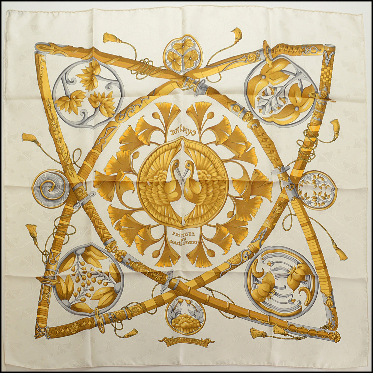 RDC15675 HERMES Daimyo Princes Du Soleil Levant Scarf