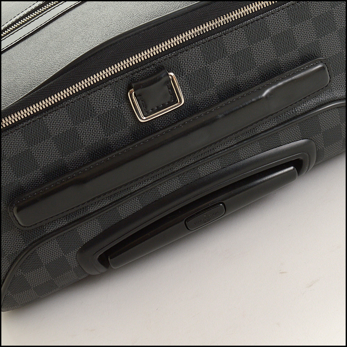 RDC15666 LOUIS VUITTON 2011 Black/Grey Damier Graphite Pegase 55 Canvas Rolling Luggage