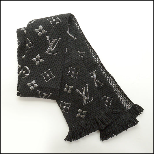 RDC15041 LOUIS VUITTON Black / Silver LV Logomania Wool Scarf