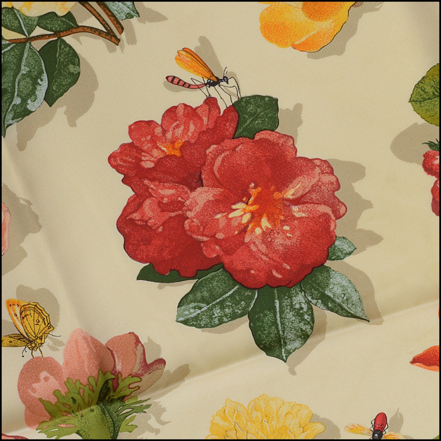 RDC14888 GUCCI Vintage Cream/Beige Floral Logo Silk Scarf