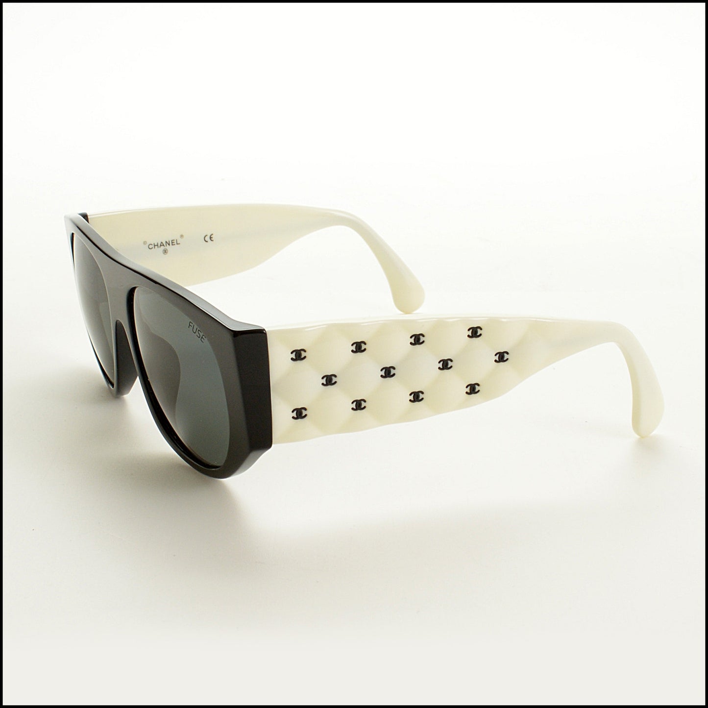 RDC15362 CHANEL '22 Black/Ivory Quilted CC Pilot Sunglasses