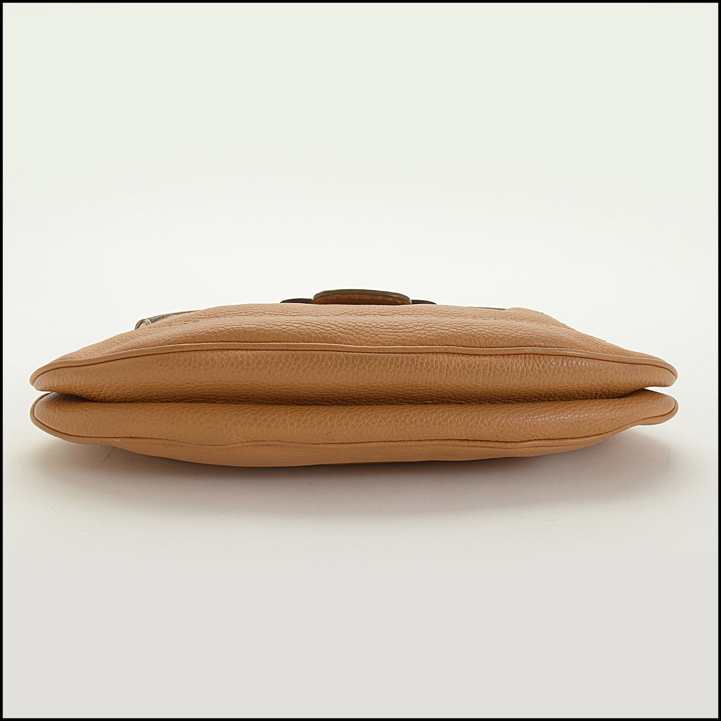 RDC15133 TOD'S Tan Pebbled Leather Wood Clasp Tote