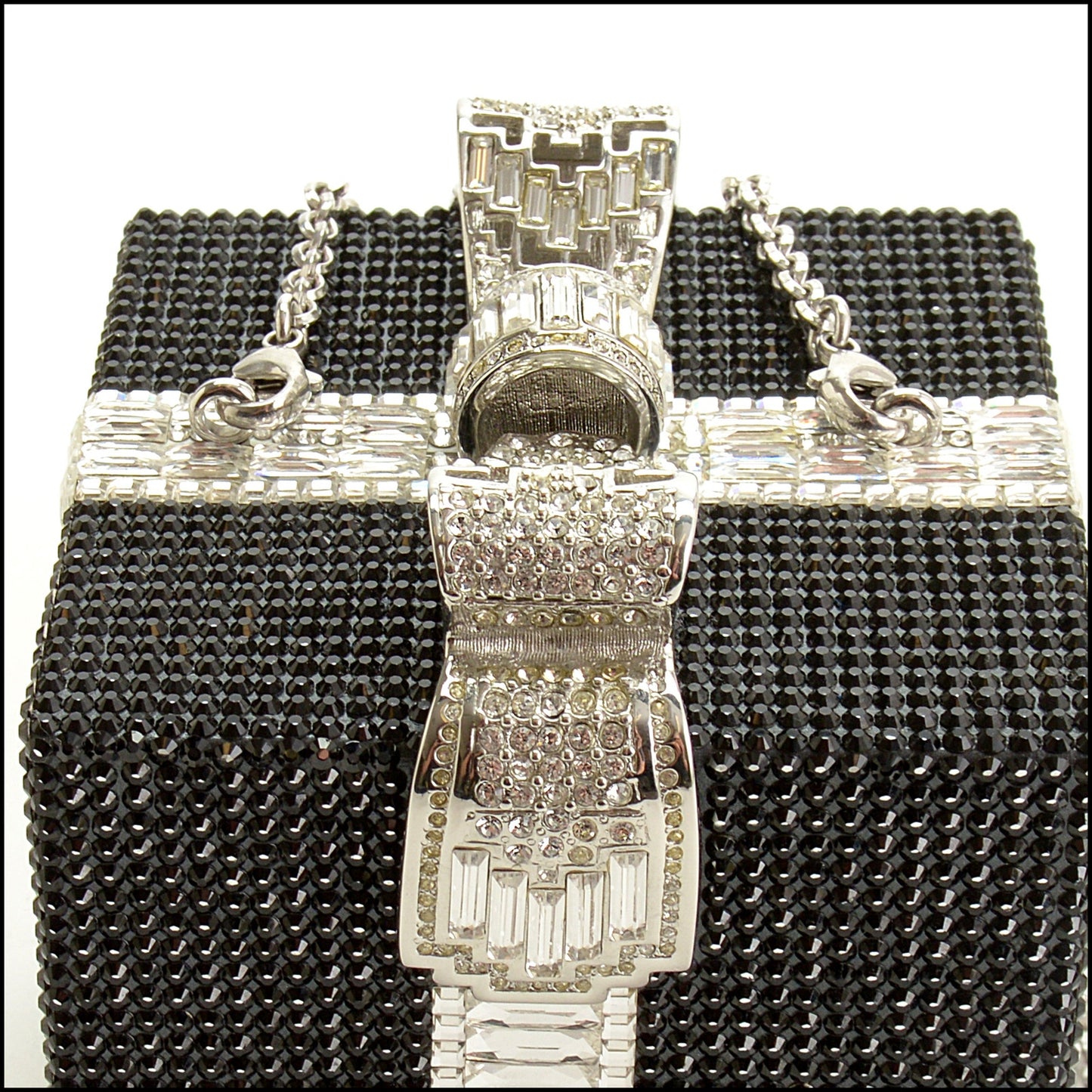 RDC15265 JUDITH LEIBER Black Crystal Gift Box Minaudiere