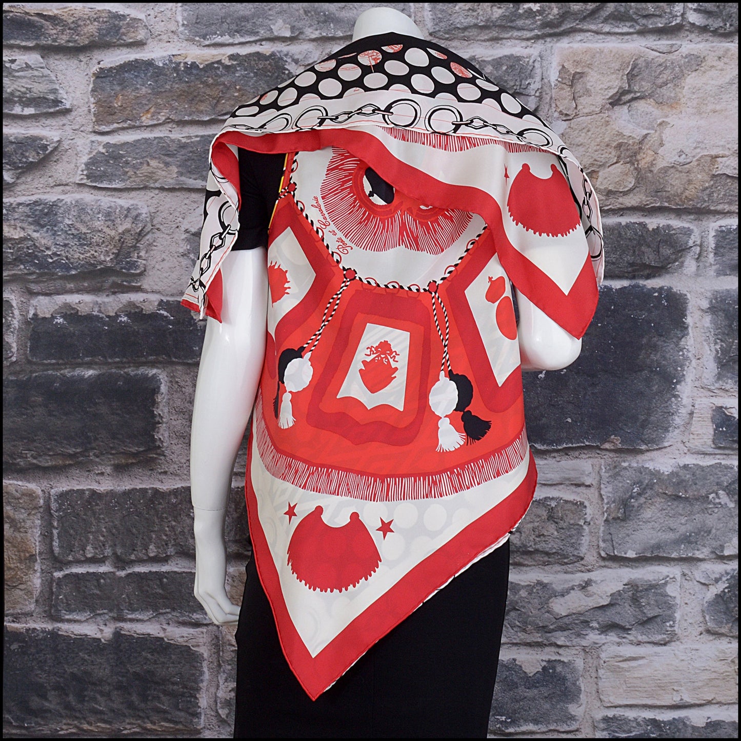 RDC15478 HERMES Black/White/Red Petit H Silk Shrug Shawl