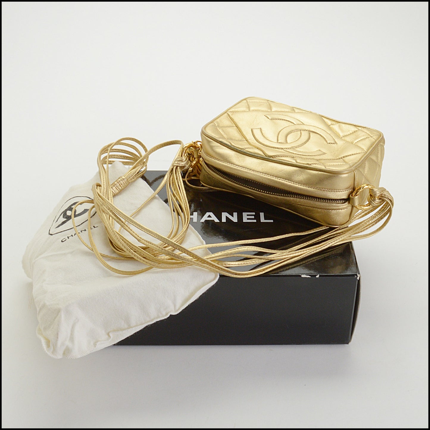 RDC14625 CHANEL Vintage '89-'91 Gold Lambskin Diamond CC Quilted Small Camera Bag