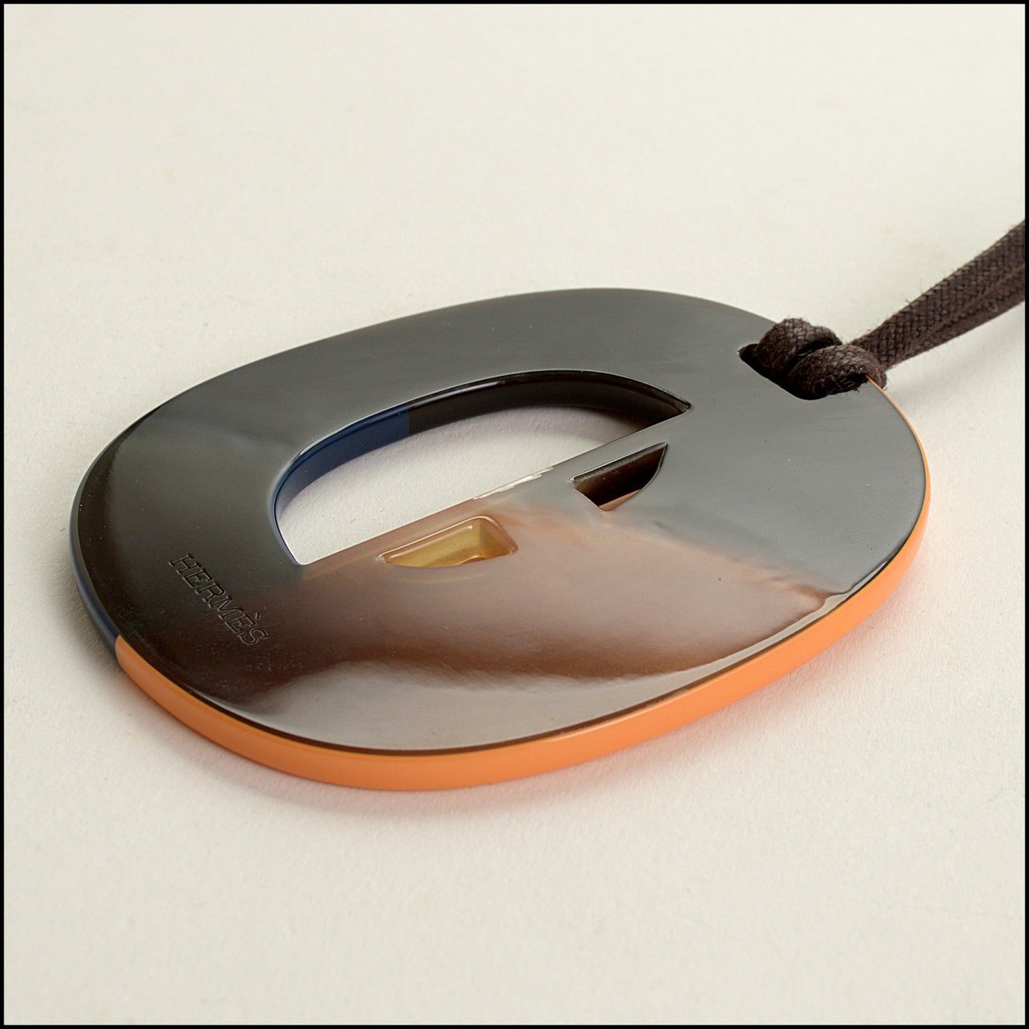 RDC15528 HERMES Horn and Lacquer Isthme Cord Necklace