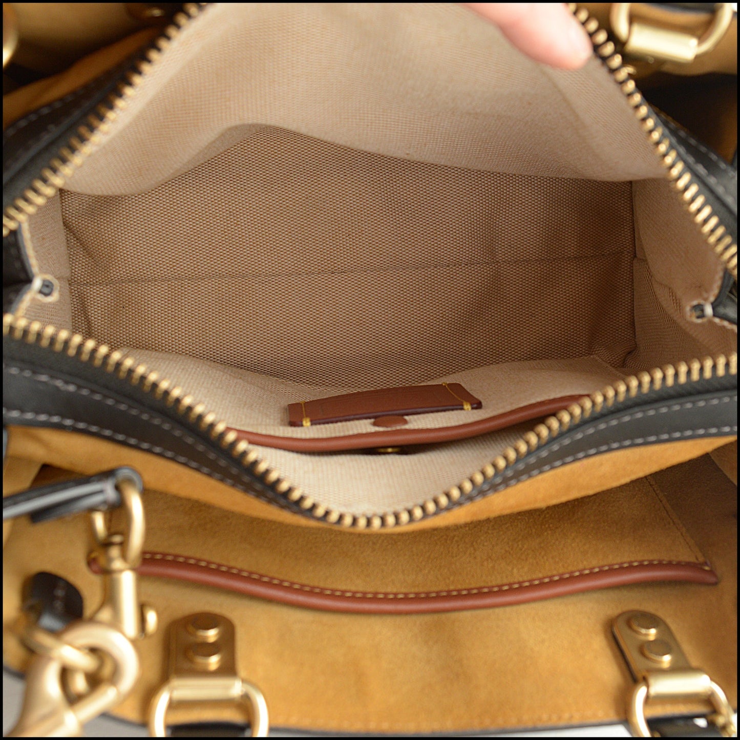 RDC15517 COACH Black Pebbled Leather Rogue 25 Bag