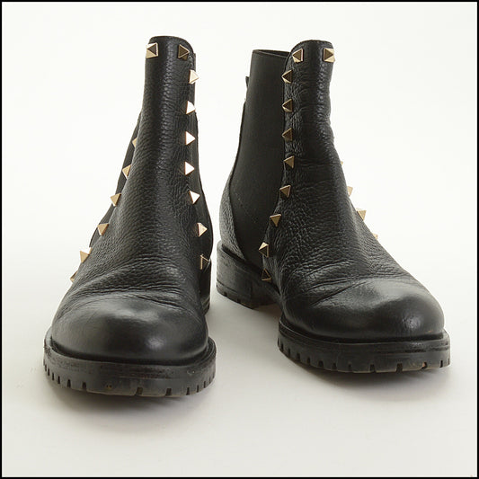 RDC15545 VALENTINO Black Rockstud Beatle Chelsea Boots Size 37