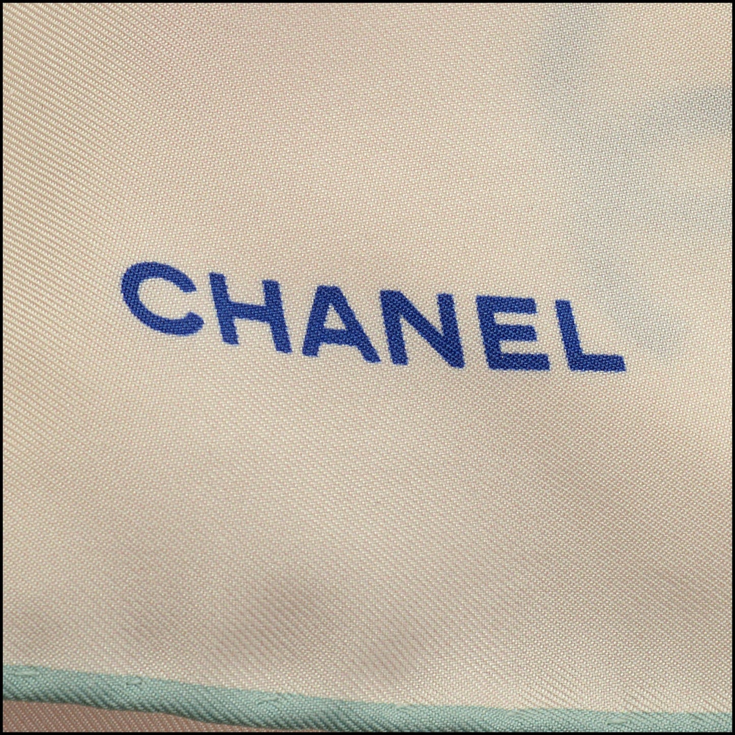 RDC15052 CHANEL "21 Ivory / Multicolor CC Logo Silk Twill Square Scarf