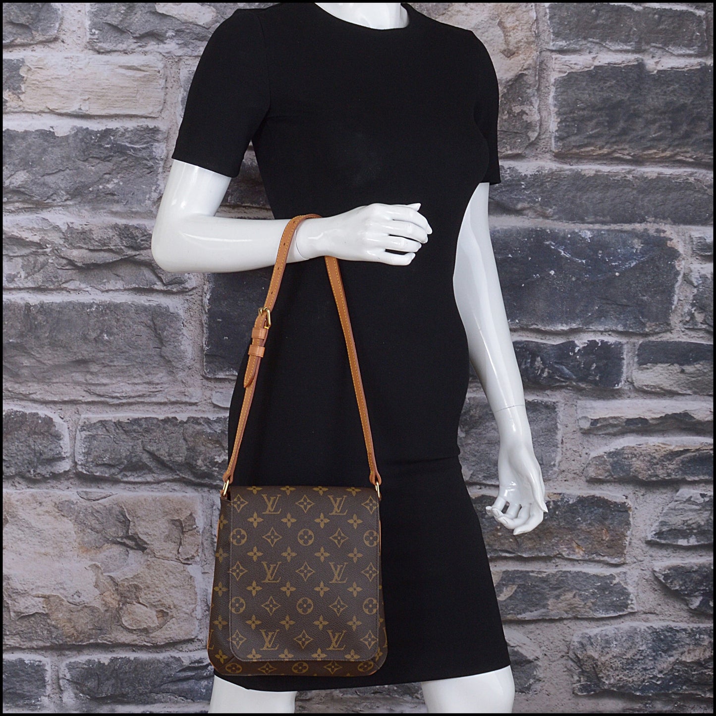 RDC15067 LOUIS VUITTON '99 LV Monogram Canvas Short Strap Musette Salsa