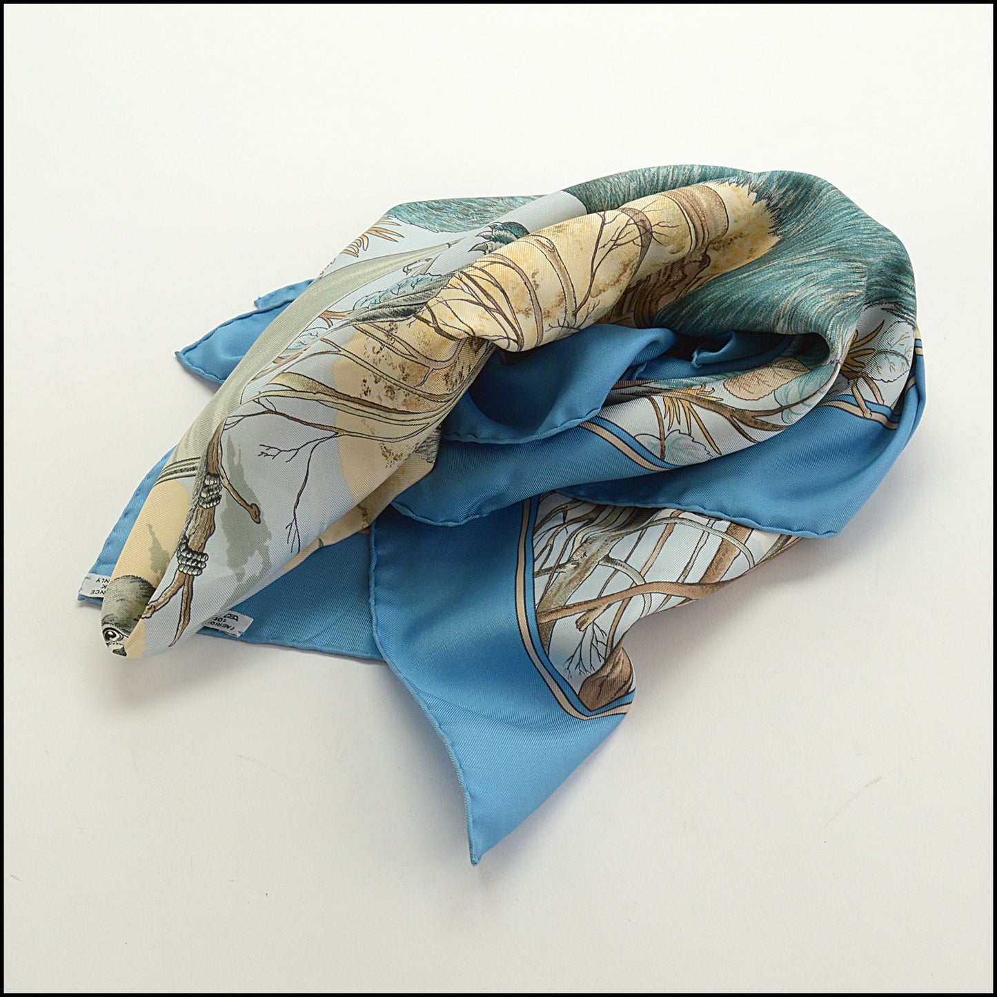 RDC15232 HERMES Blue Chasse au Bois Silk Scarf 90cm