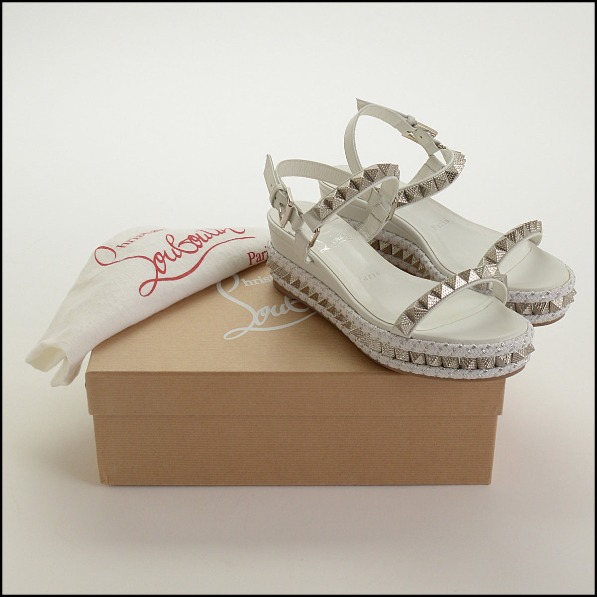 RDC15655 CHRISTIAN LOUBOUTIN White Leather Silver Studs Pyraclou Wedge Sandals Size 37