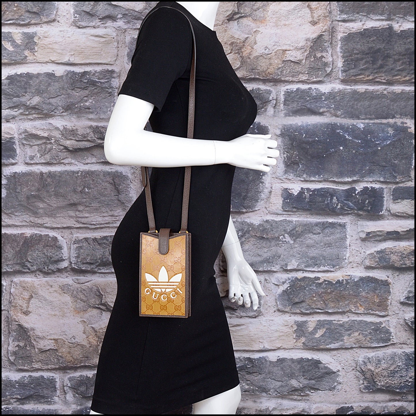 RDC15420 GUCCI x ADIDAS Brown Supreme Canvas Cell Phone Holder