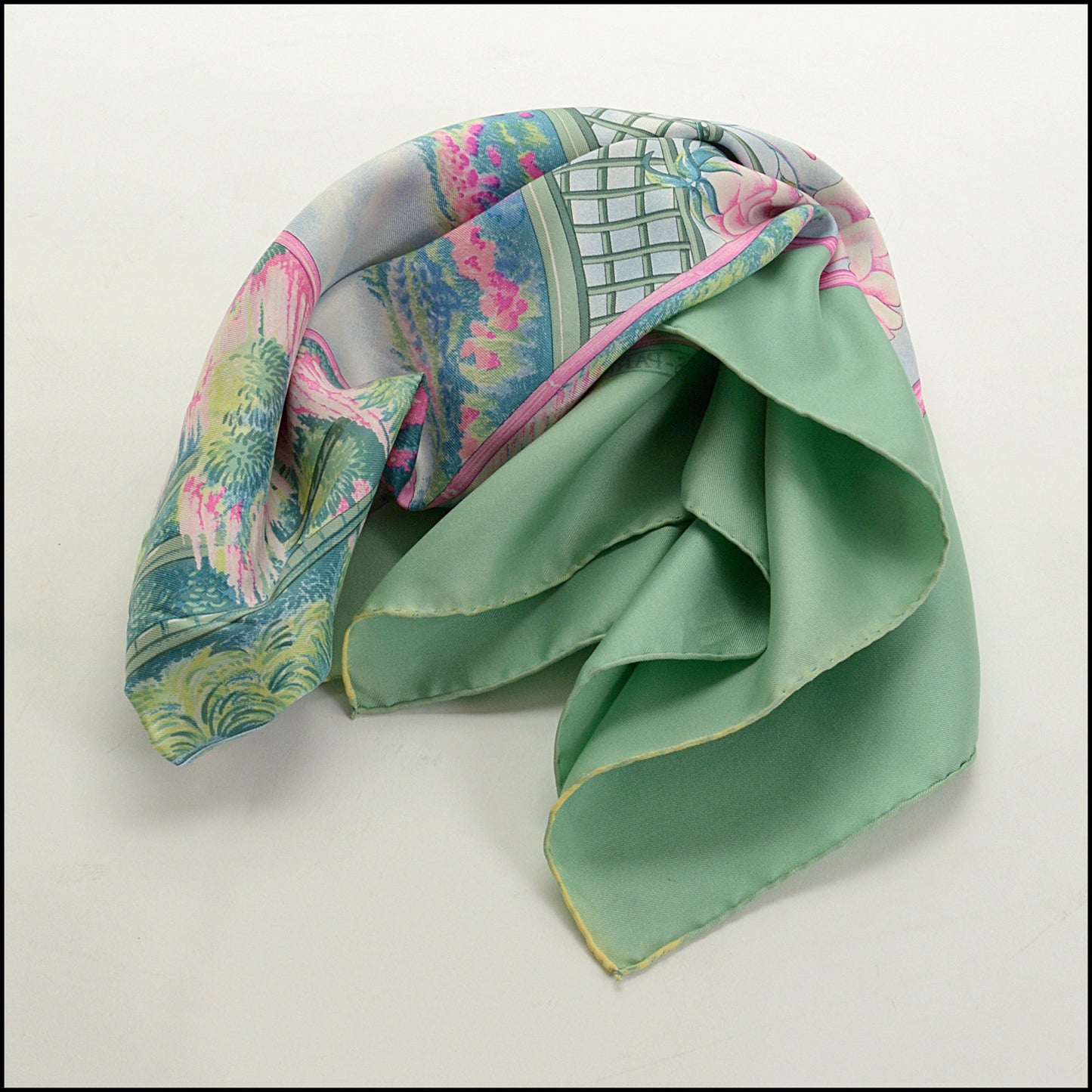 RDC15096 HERMES Vintage Green/Pink "Giverny" 90 Silk Scarf