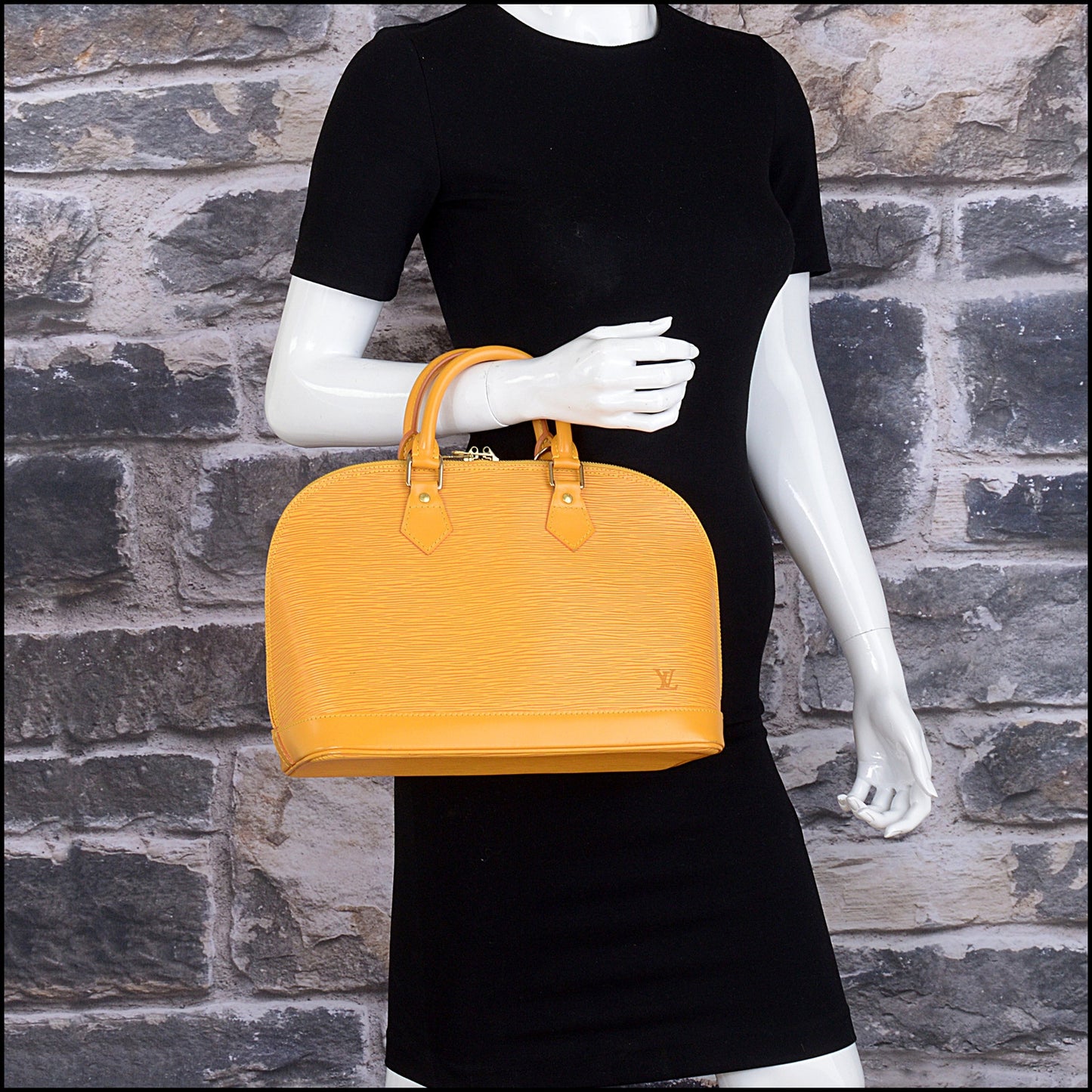 RDC15381 LOUIS VUITTON '96 Yellow Epi Leather Alma Bag