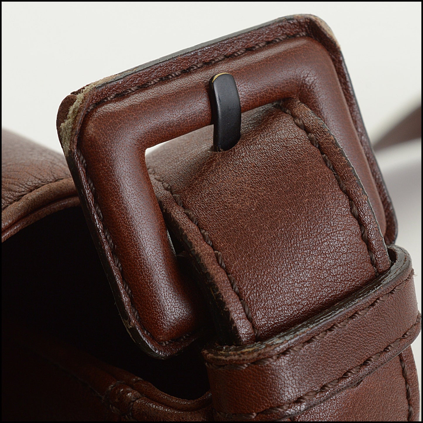 RDC15010 CHANEL '97/'99 Brown Leather CC Turn Lock Saddle Flap Bag