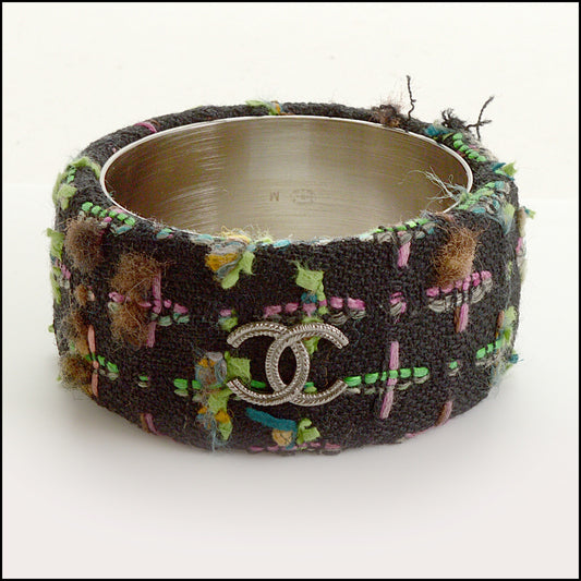 RDC15376 CHANEL '13 Black Tweed Interlocking CC Wide Bangle Size Medium