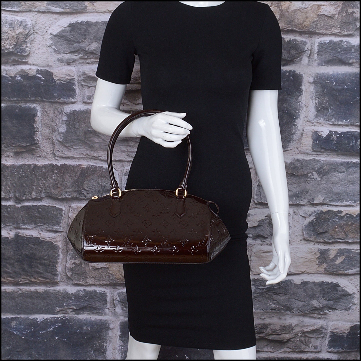 RDC14500 LOUIS VUITTON 2011 Amarante Monogram Vernis Sherwood PM