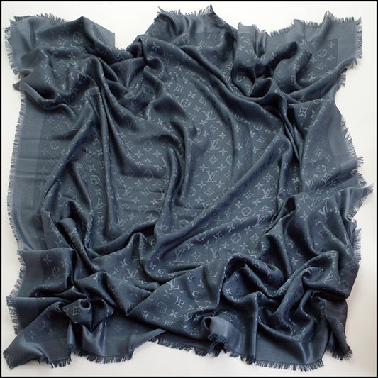 RDC14931 LOUIS VUITTON Carbone Dark Blue-Grey Monogram Classic Shawl