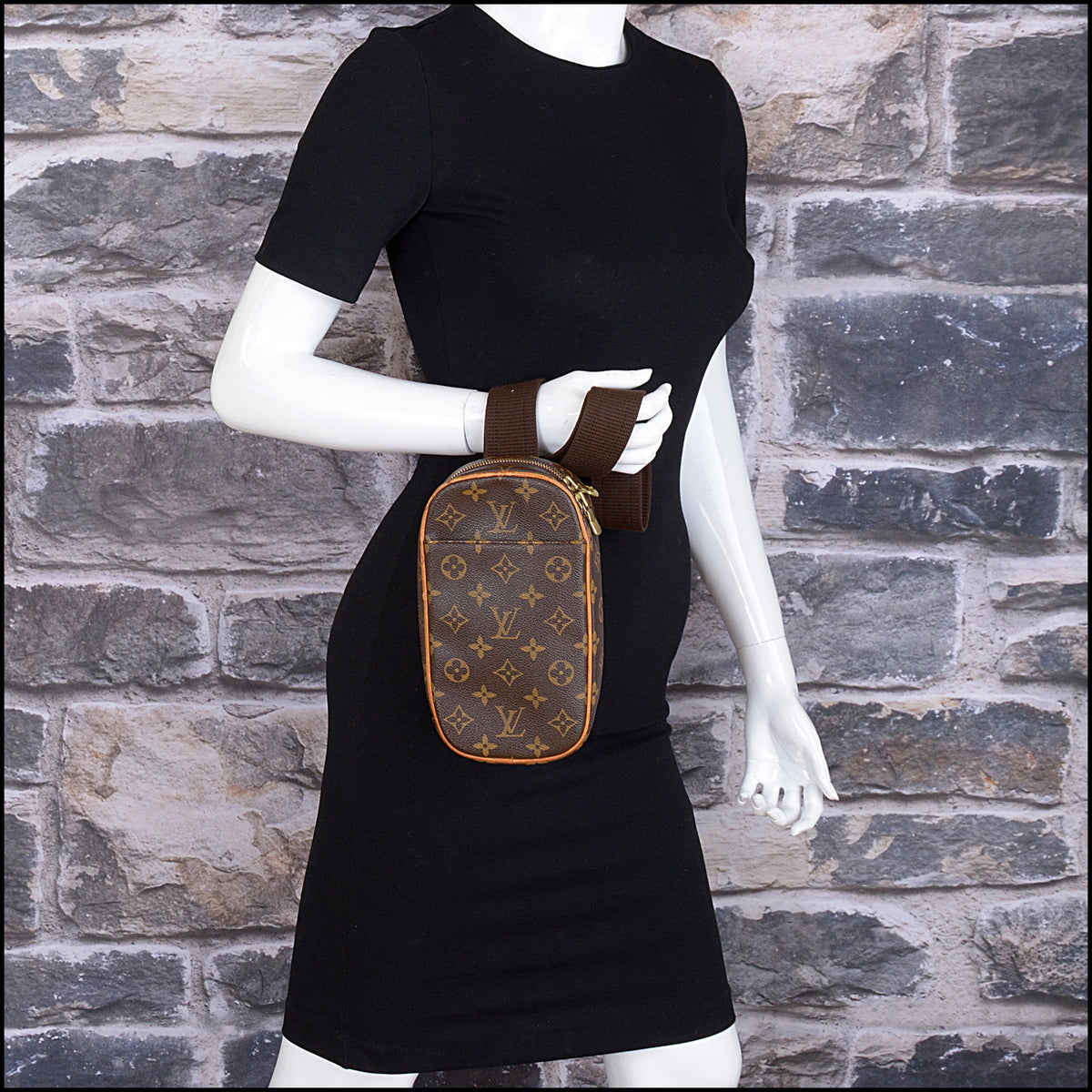RDC15692 LOUIS VUITTON Monogram Pochette Gange Crossbody Bag