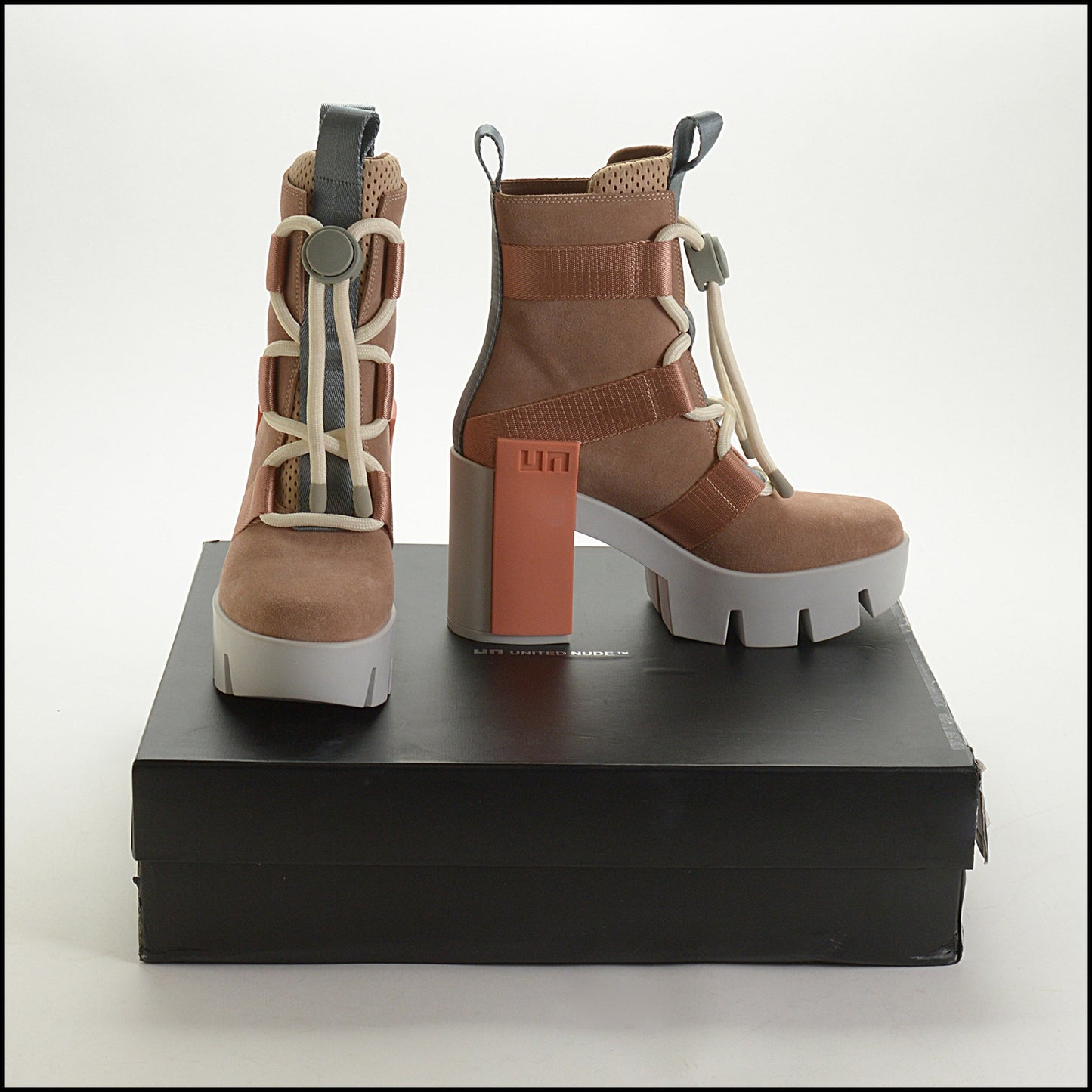 RDC15173 United Nude Peach Grip Nomad Mid Boots Size 40