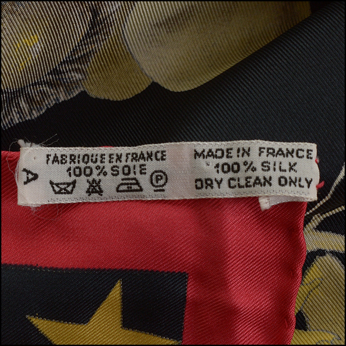 RDC15688 HERMES Black/Red/Gold ''Faune et Flore du Texas'' Carre 90 Silk Scarf Kermit Oliver