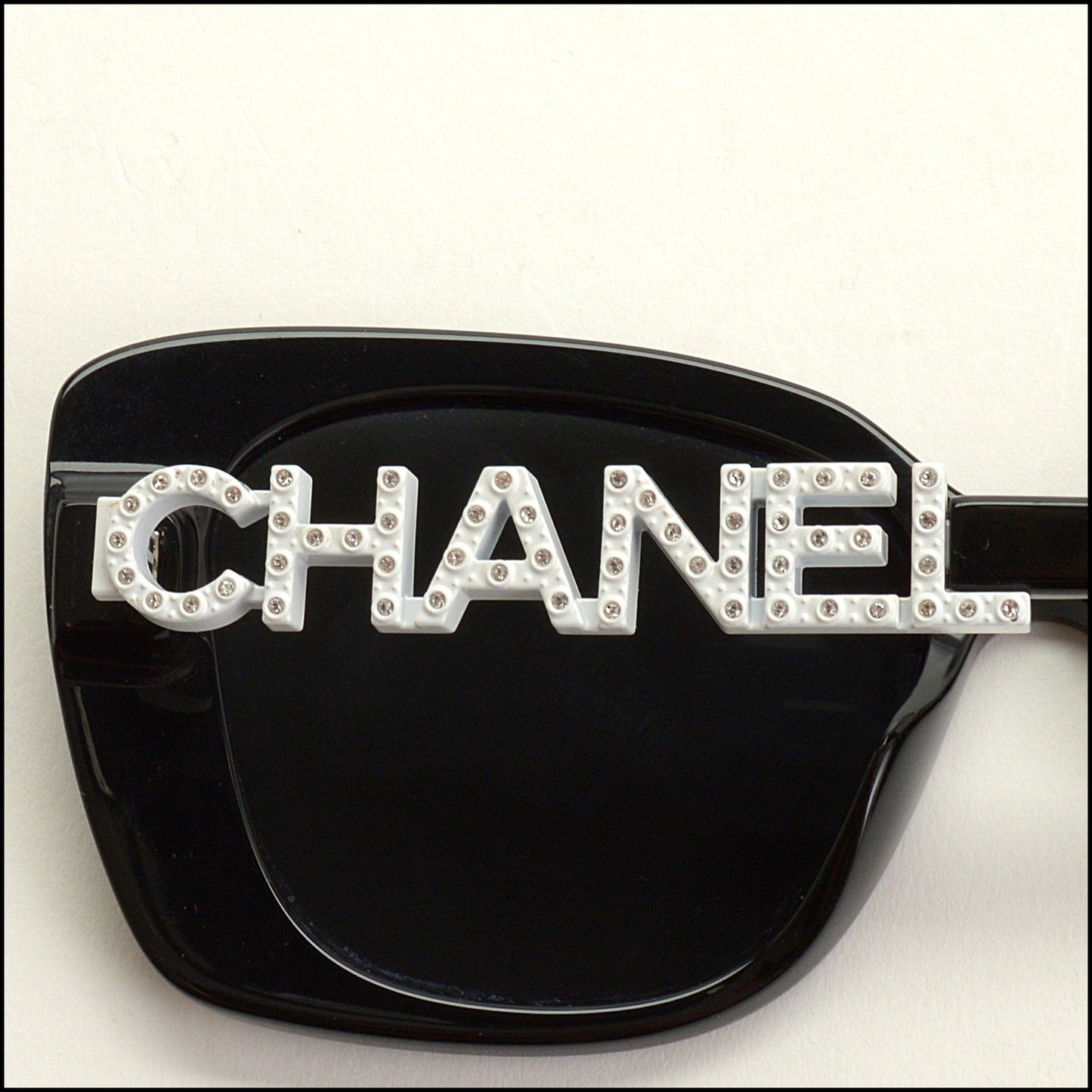 RDC15273 CHANEL Black/White Crystal Logo Sunglasses