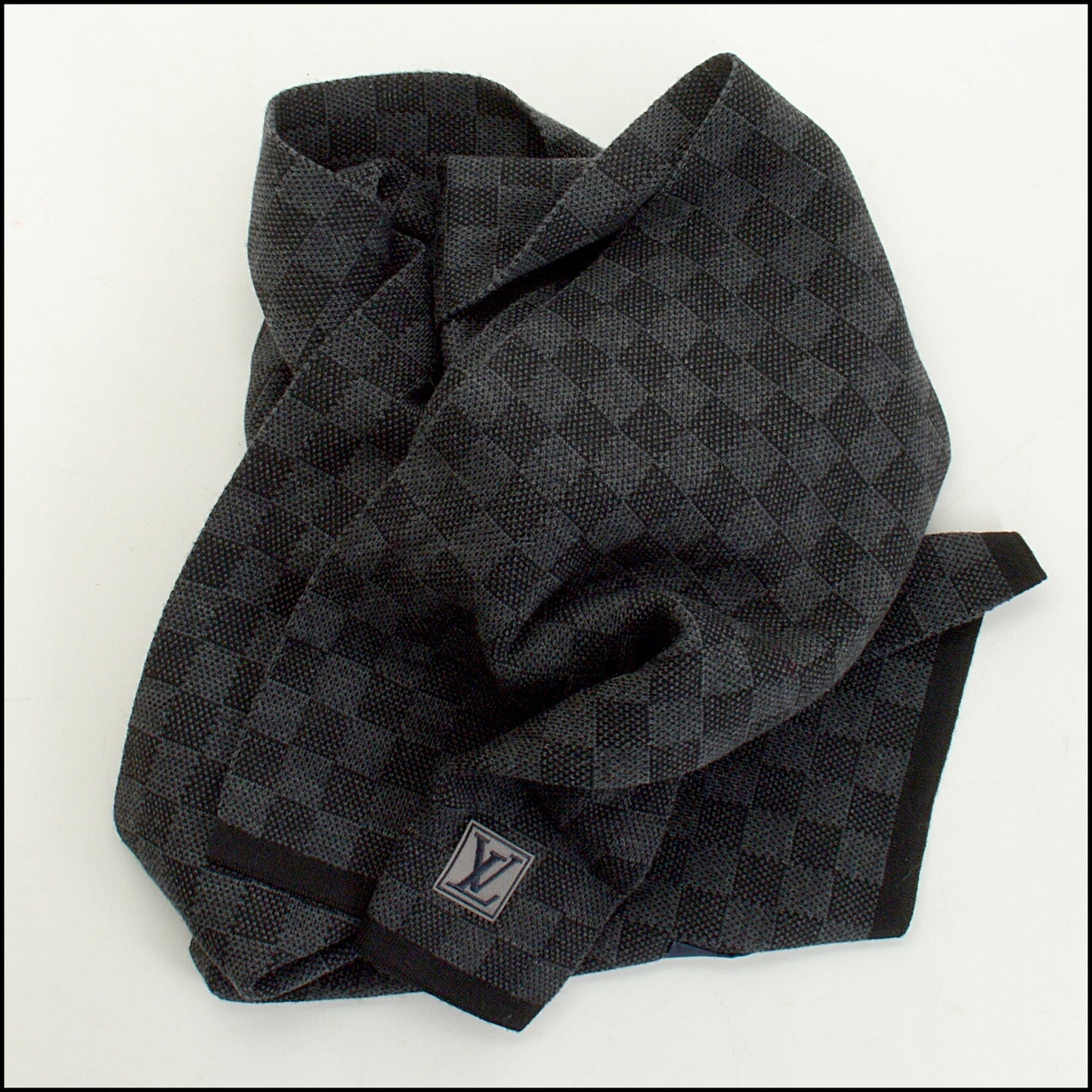 RDC15170 LOUIS VUITTON Grey Neo Petit Damier Wool Scarf