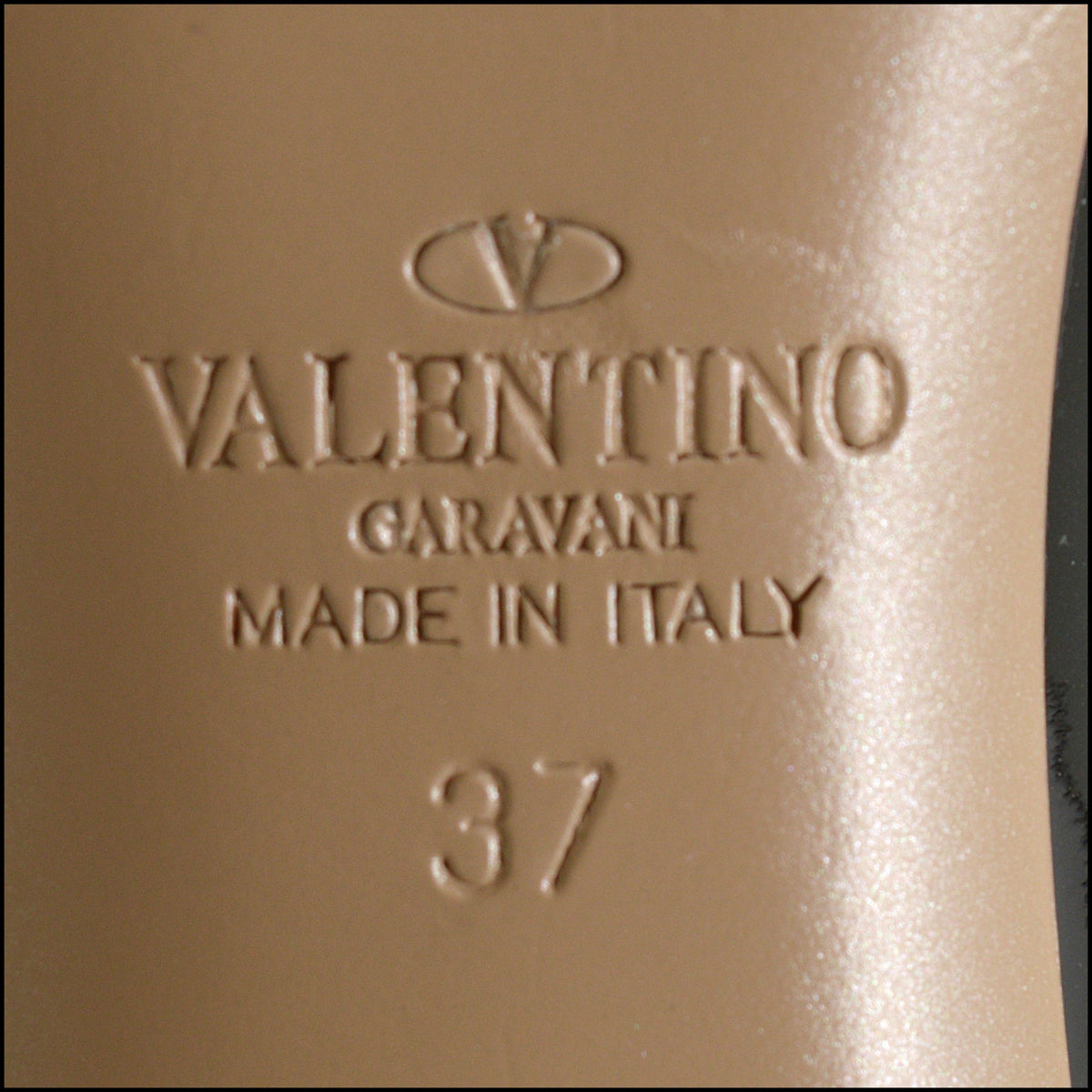 RDC15700 VALENTINO GARAVANI Poudre Leather/Black Patent Rockstud Ankle Sandals Size 37
