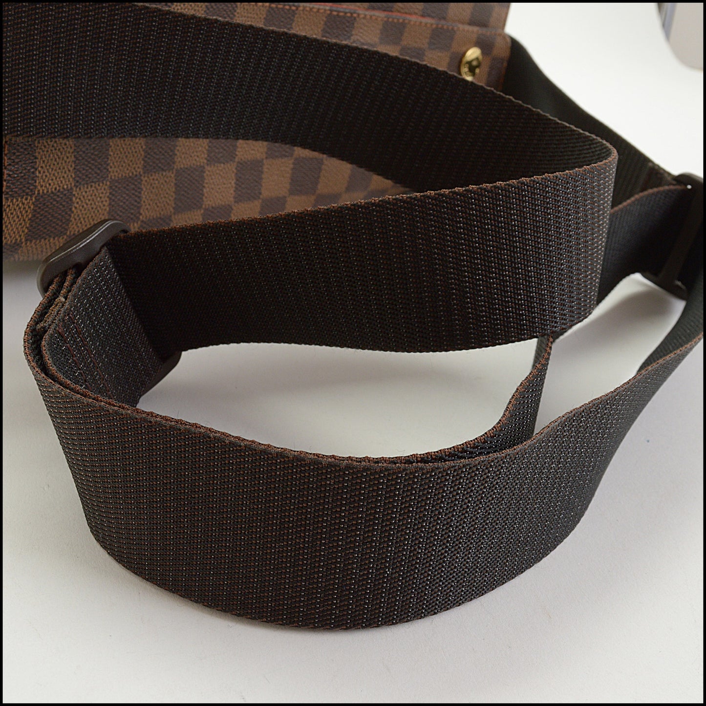 RDC14880 LOUIS VUITTON '02 Damier Ebene Naviglio Messenger Bag
