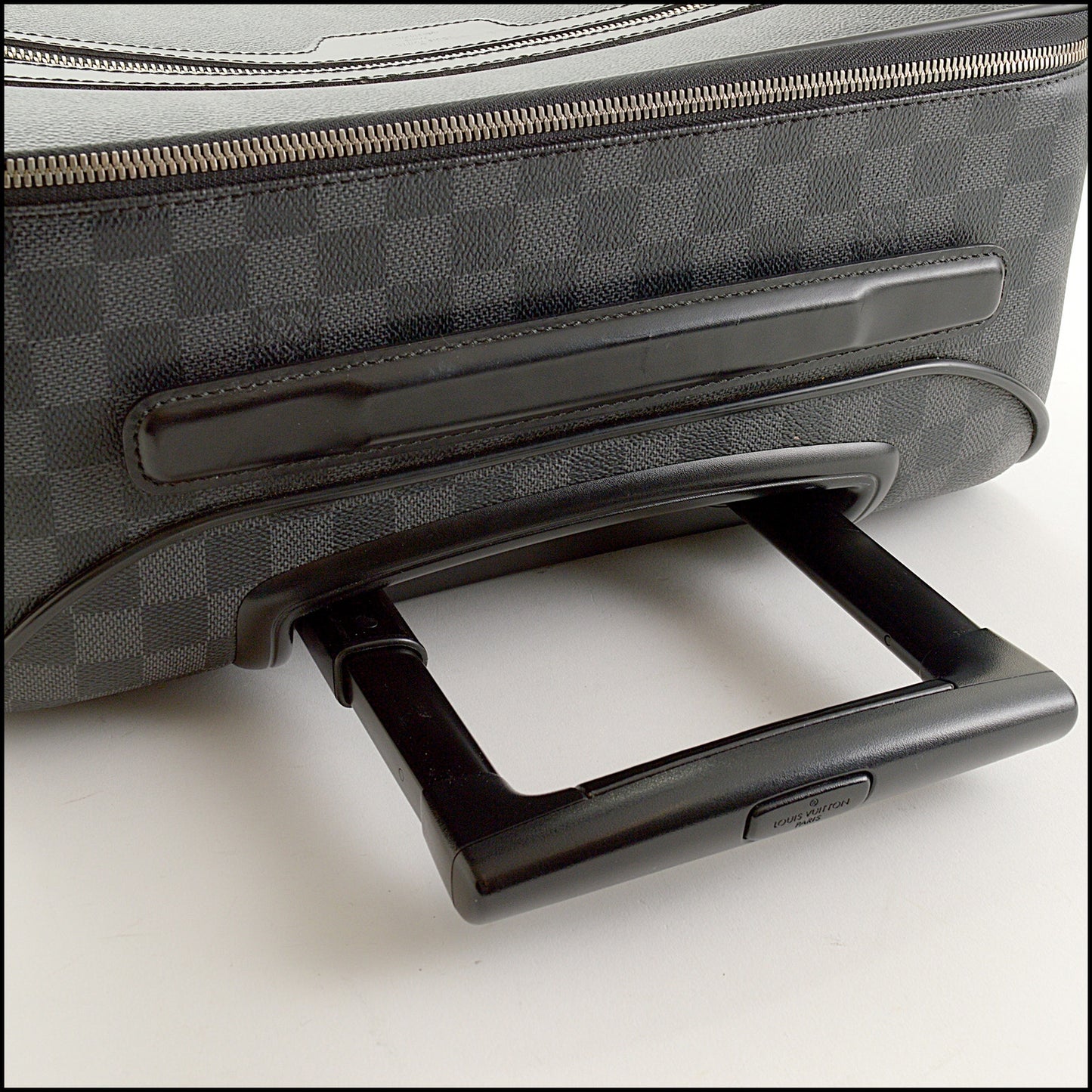 RDC15567 LOUIS VUITTON Black/Grey Pegase 45 Damier Graphite Canvas Rolling Luggage