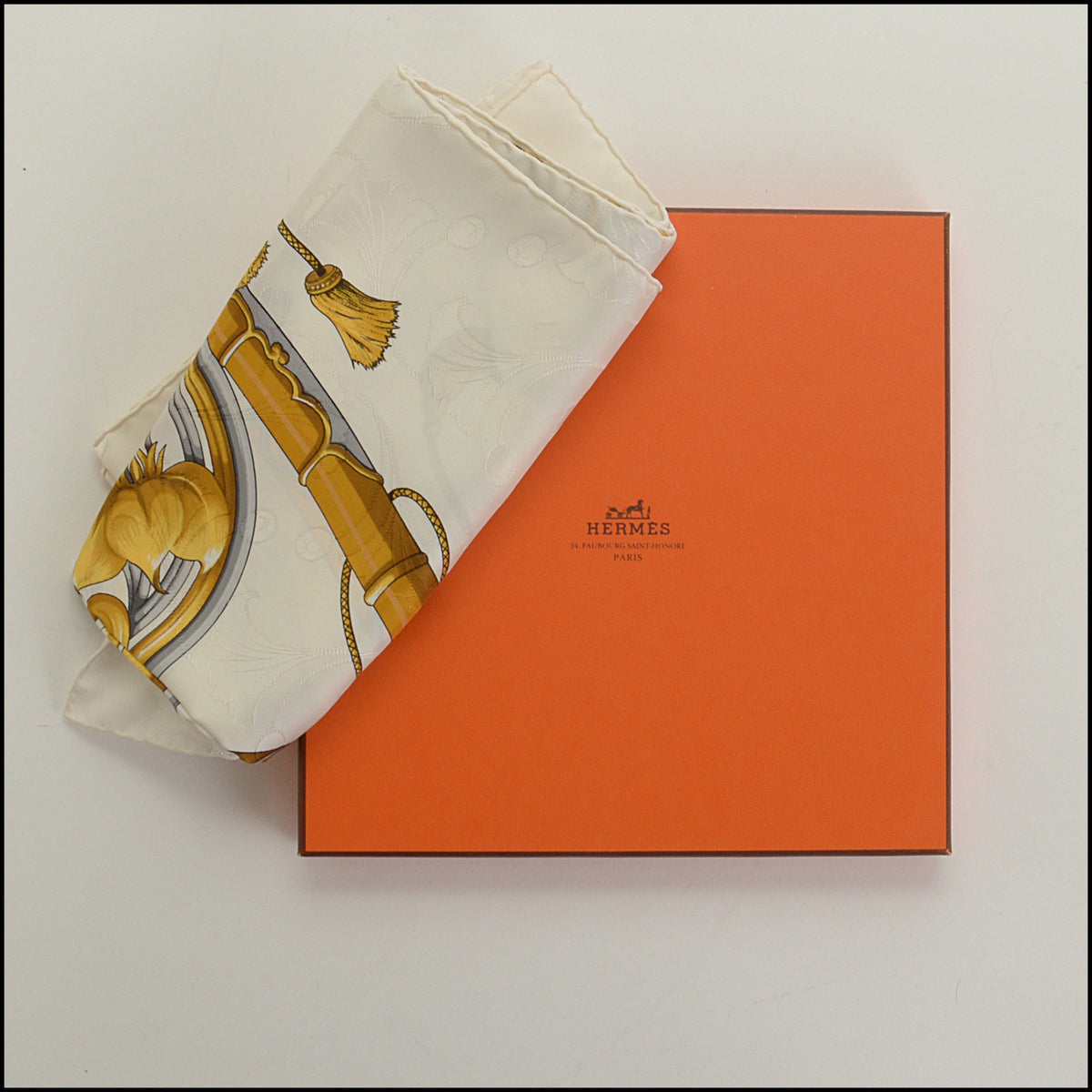 RDC15675 HERMES Daimyo Princes Du Soleil Levant Scarf
