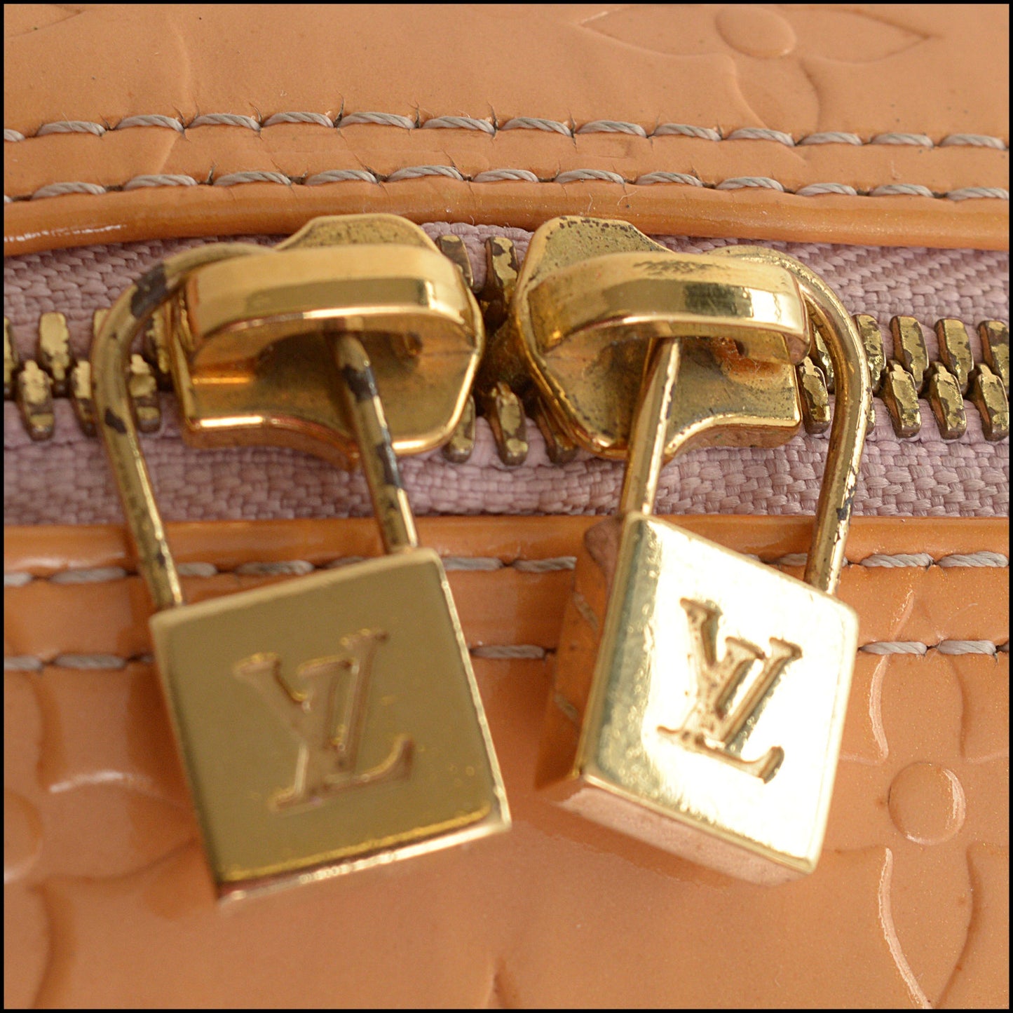 RDC15584 LOUIS VUITTON '06 Peach Vernis Monogram Murray Small Backpack