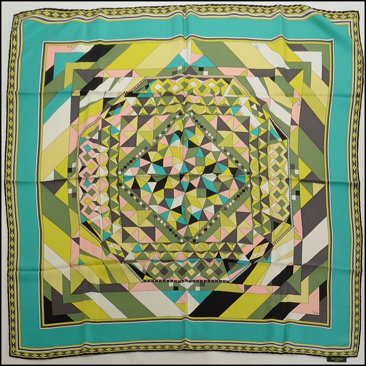 RDC15213 EMILIO PUCCI Green Geometric Scarf 80cm
