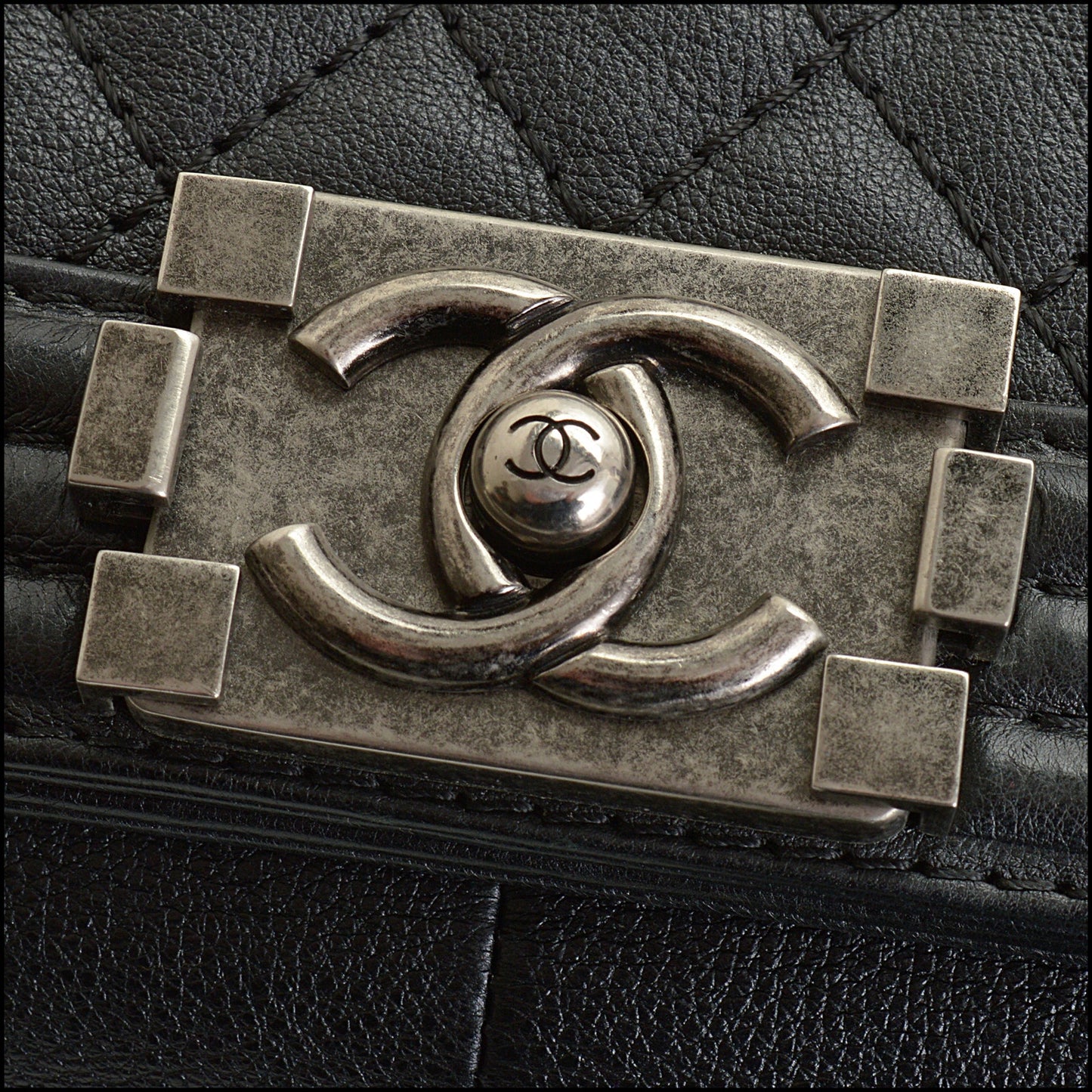 RDC15015 CHANEL '13-'14 Black Leather Quilted Large Boy Bag