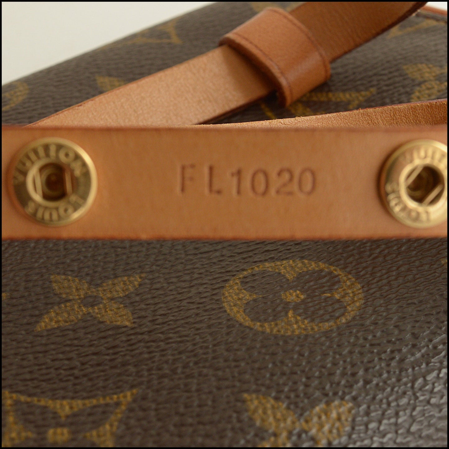 RDC15443 LOUIS VUITTON '00 Brown Monogram Pochette Florentine Belt Bag