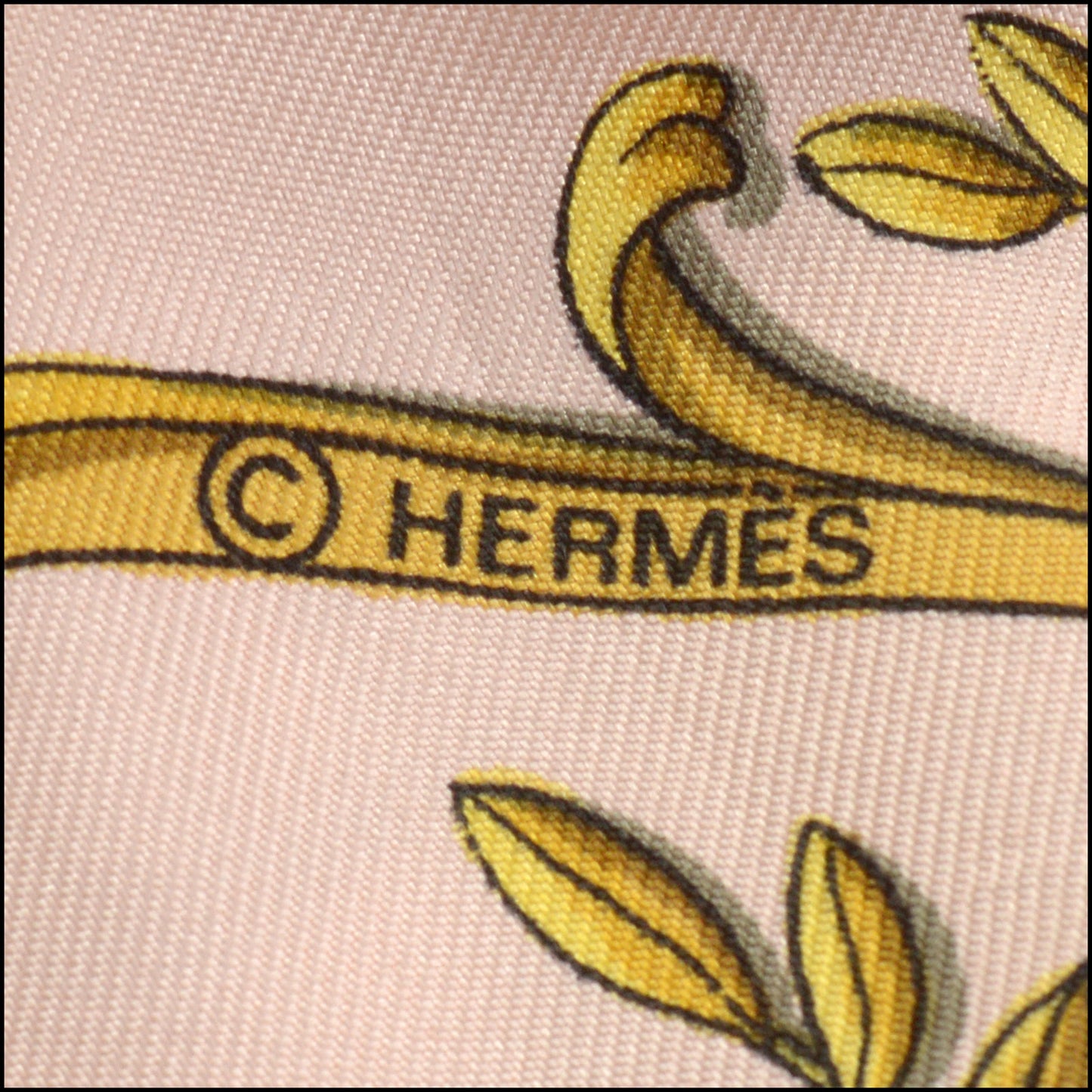 RDC15094 HERMES Vintage Pink/White "La Promenade de Longchamp" 90 Silk Scarf