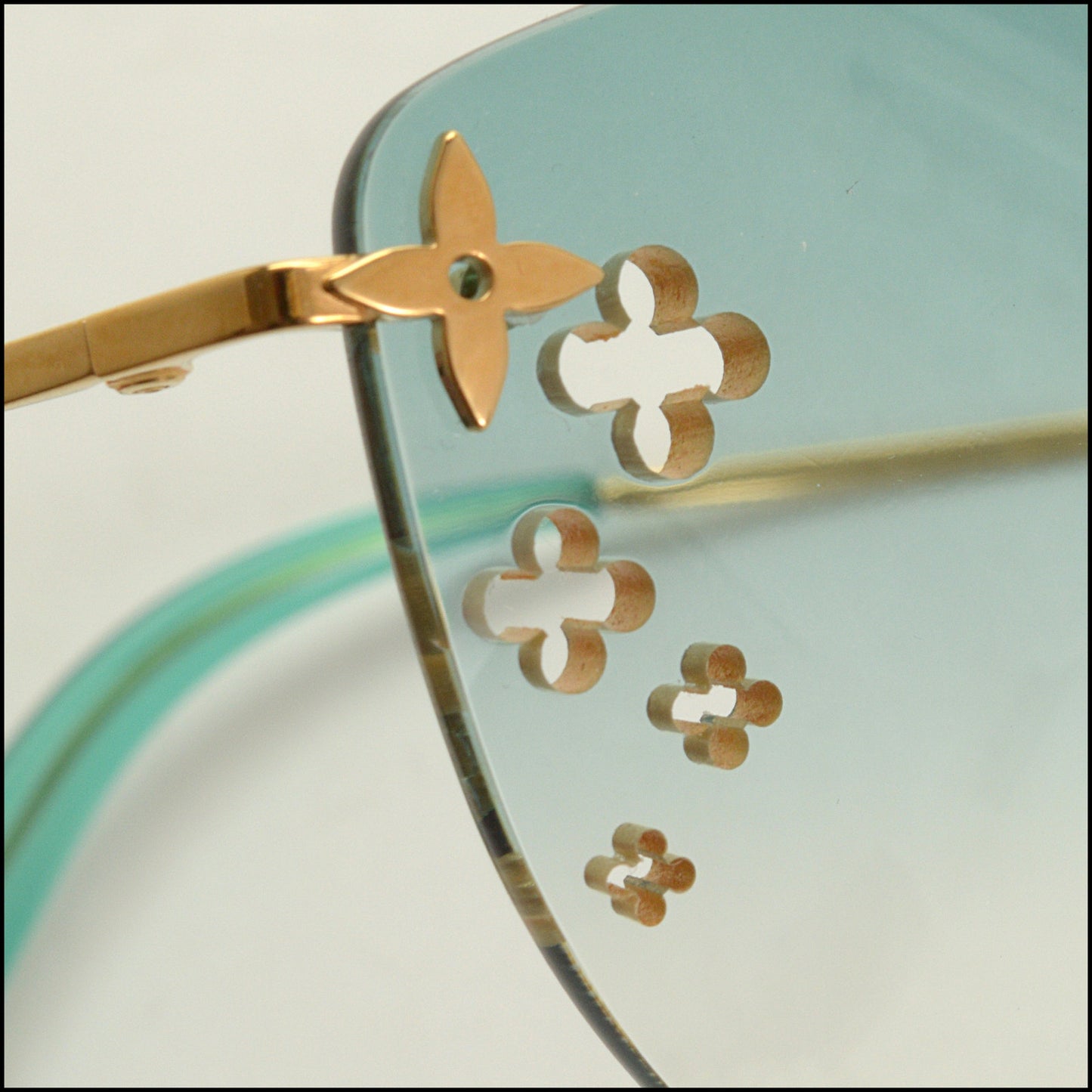 RDC15119 LOUIS VUITTON Turquoise Desmayo Rimless Cateye Sunglasses