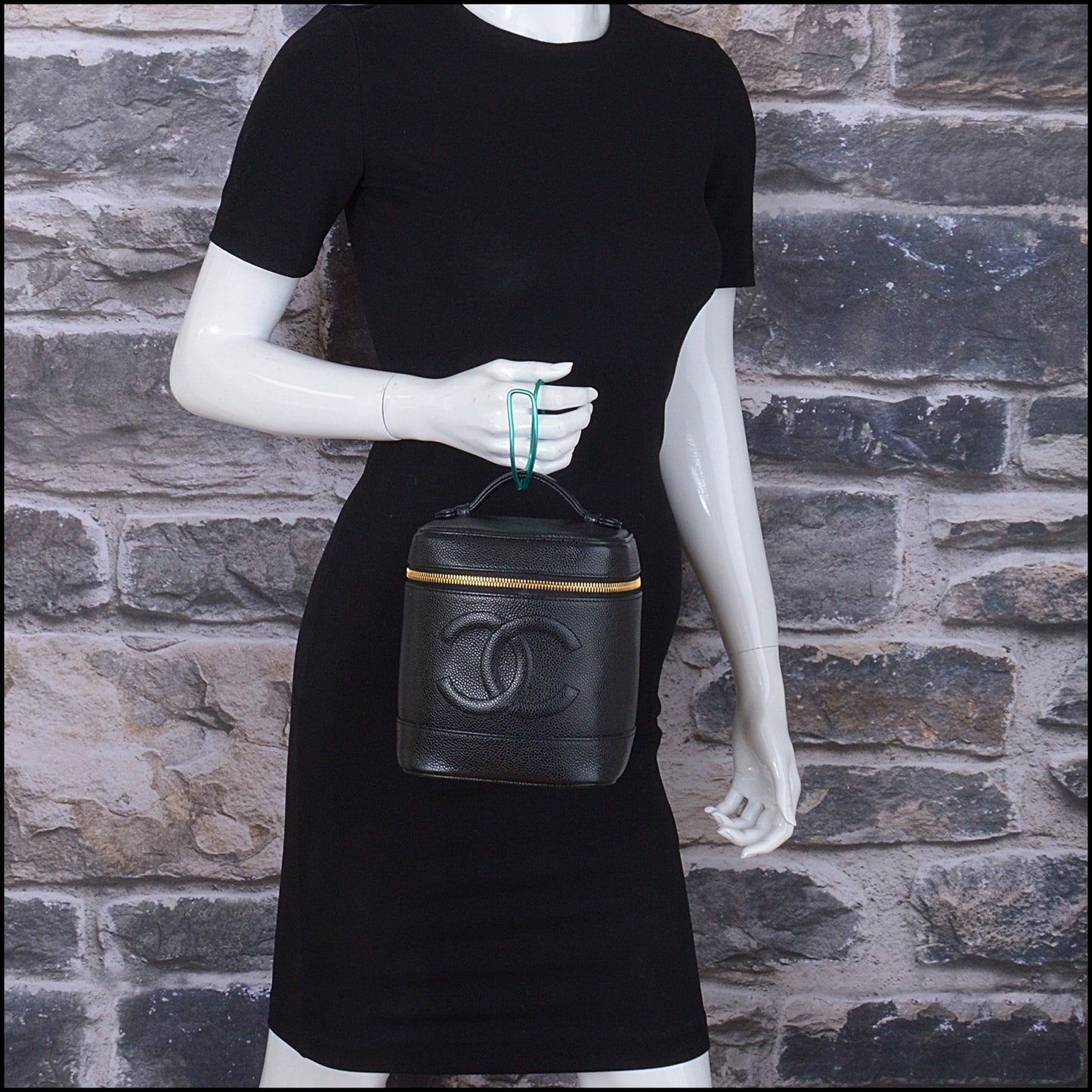 RDC14968 CHANEL '00-02 Black Caviar Leather Vanity Case Cosmetic Bag