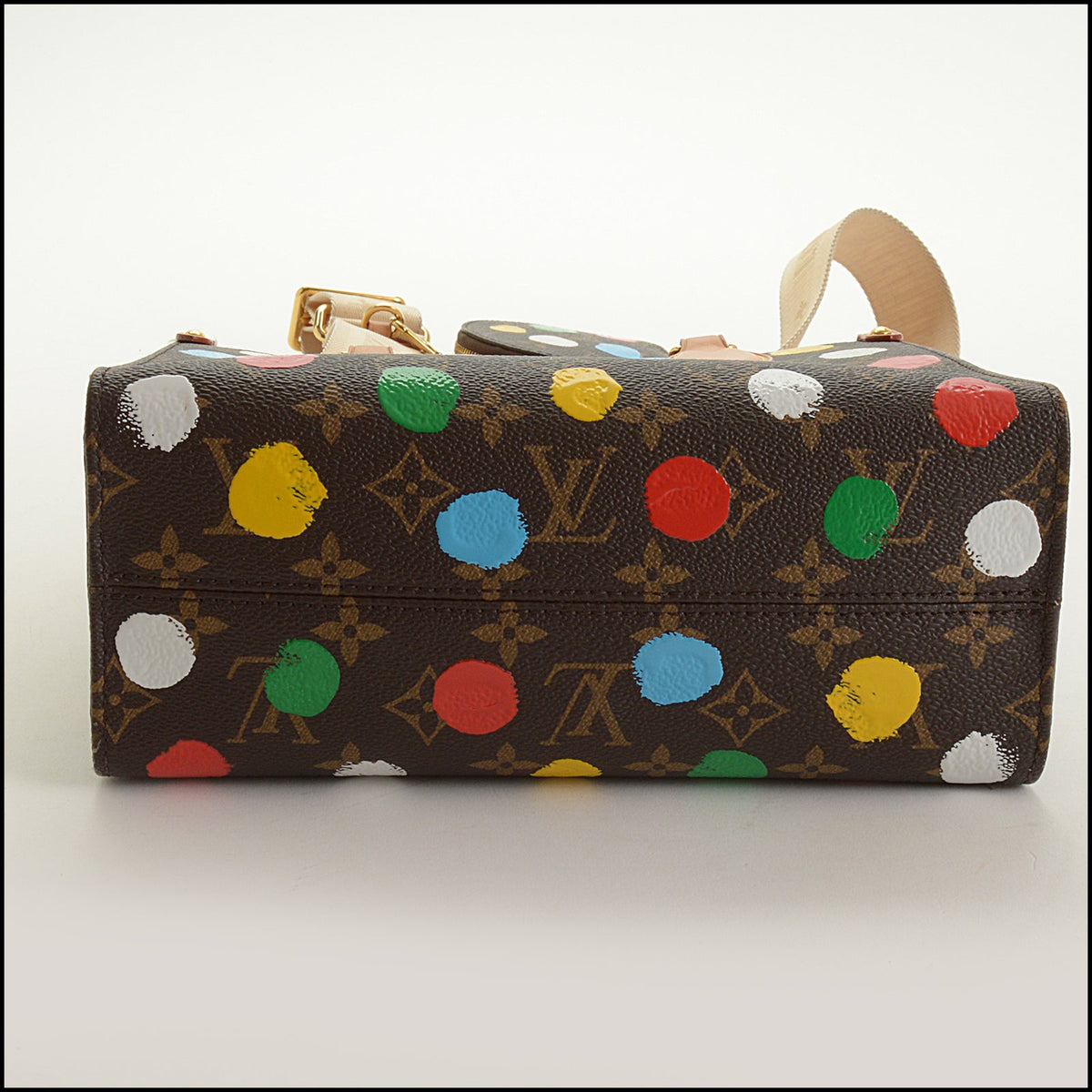 RDC15738 LOUIS VUITTON 2023 Kusama Painted Dots On The Go PM Tote Bag