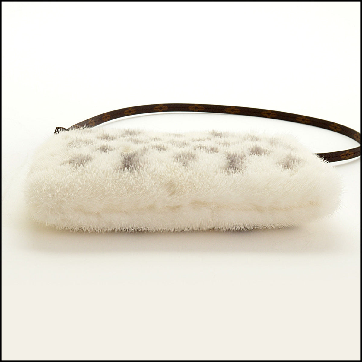 RDC15642 LOUIS VUITTON White Mink Monogram Neo Pochette Milla