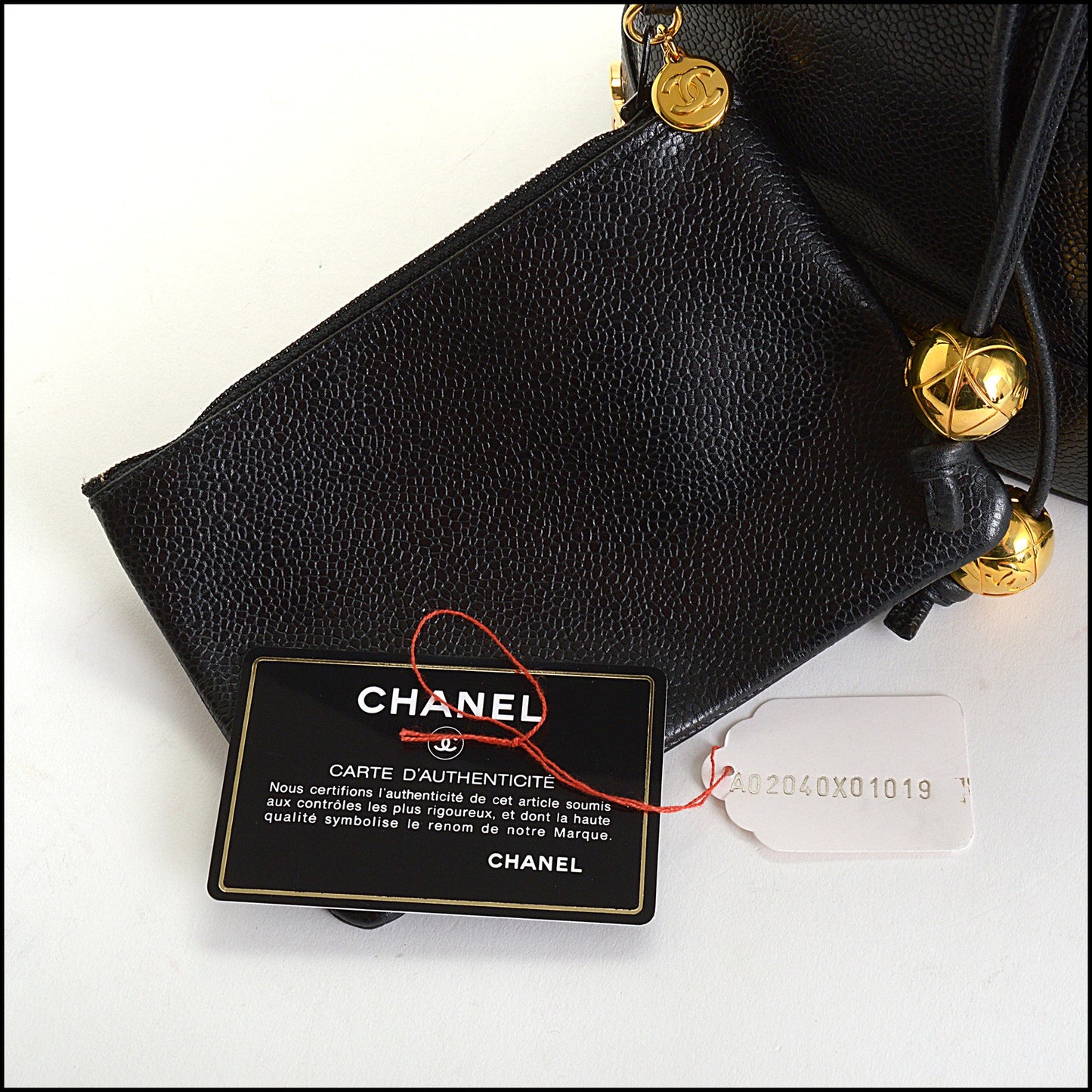 RDC14623 CHANEL Vintage '91-'94 Black Caviar Leather CC Logos Small Bucket Bag
