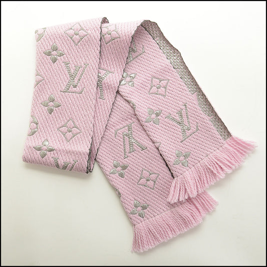 RDC15042 LOUIS VUITTON Pink / Silver LV Logomania Wool Scarf